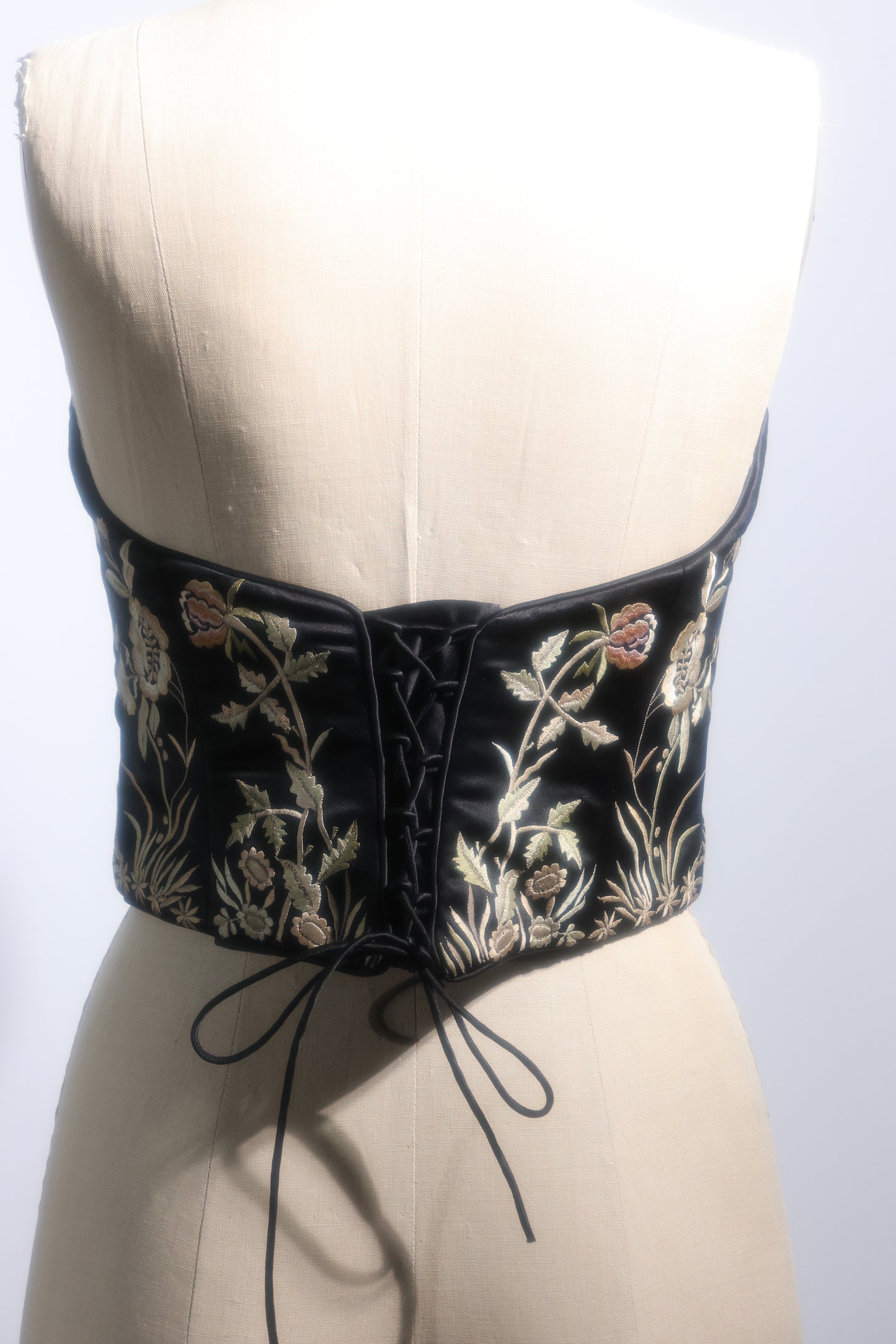 Eavis & Brown Corset - Black / Multicolor Floral Embroidered