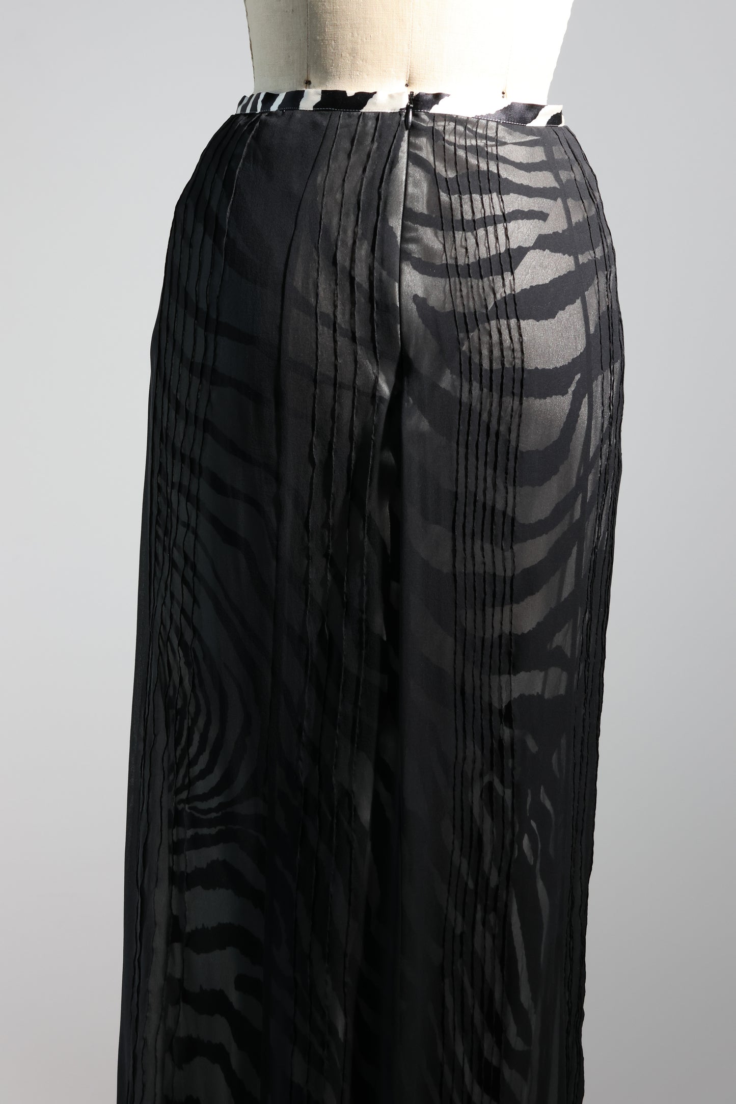 Foddis Hip Long Skirt Georgette/Satin - Black/Zebra Print
