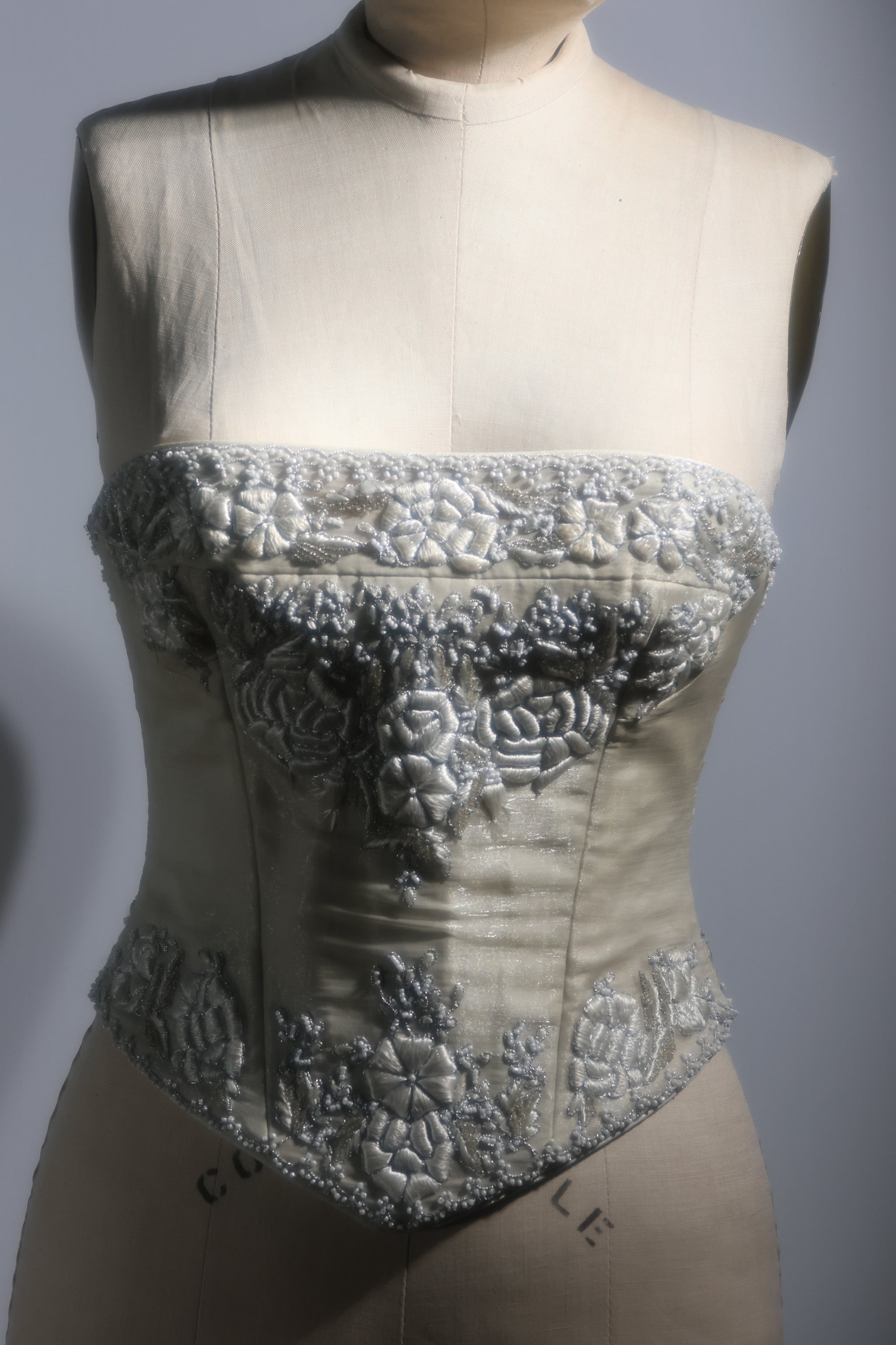 LES HABITUDES Corset TP40 — Ivory / Chantilly White