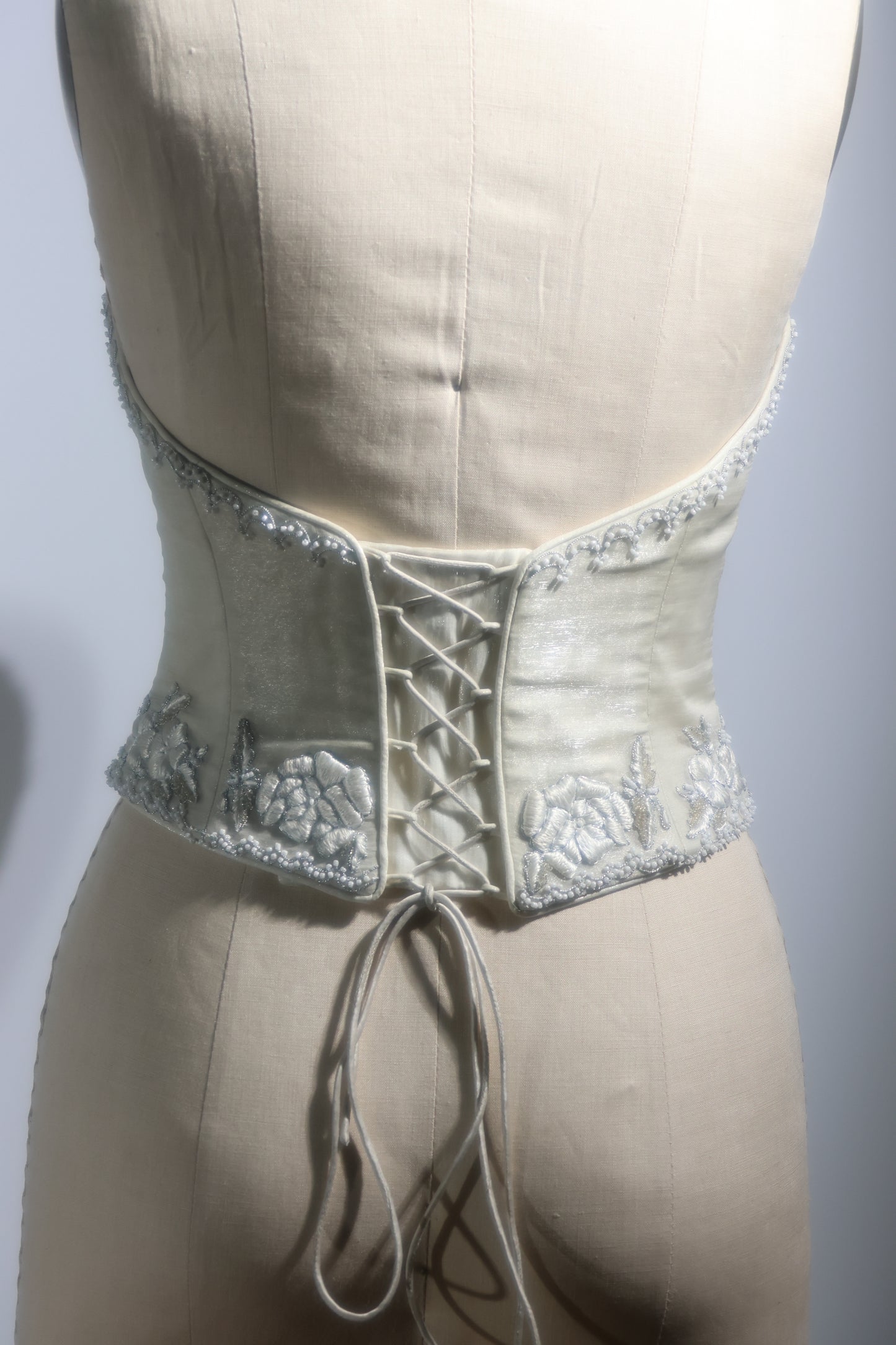 Eavis & Brown Corset TP40 Ivory / Chantilly White