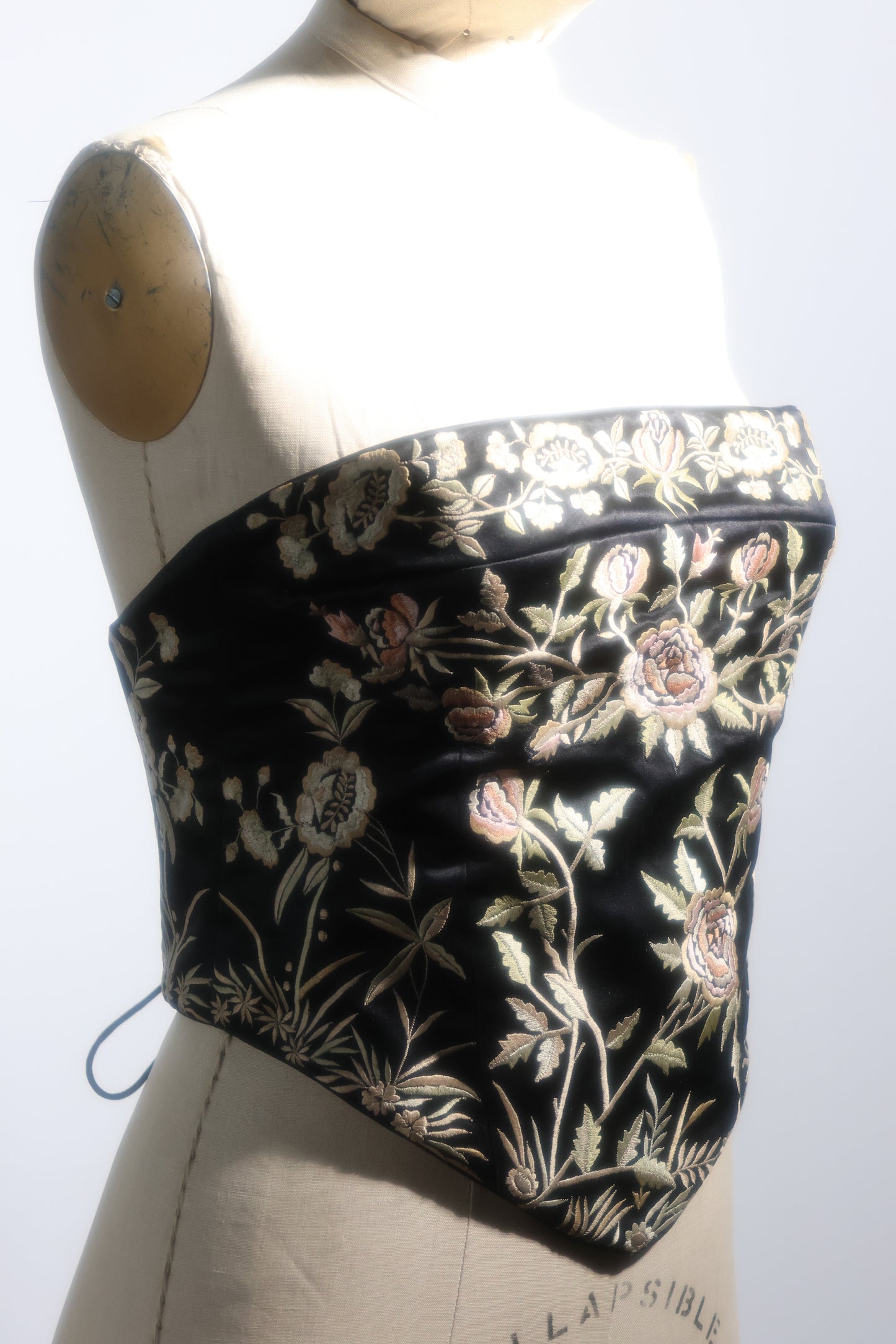 Eavis & Brown Corset - Black / Multicolor Floral Embroidered