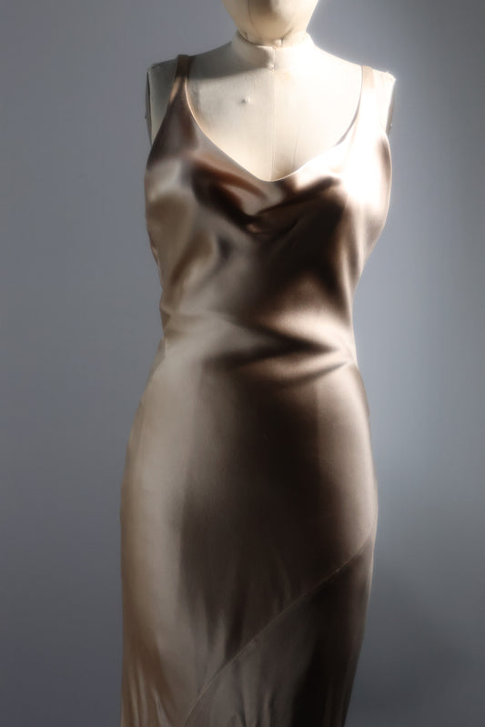 Les Habitudes Liquid Lace Back Dress Beige
