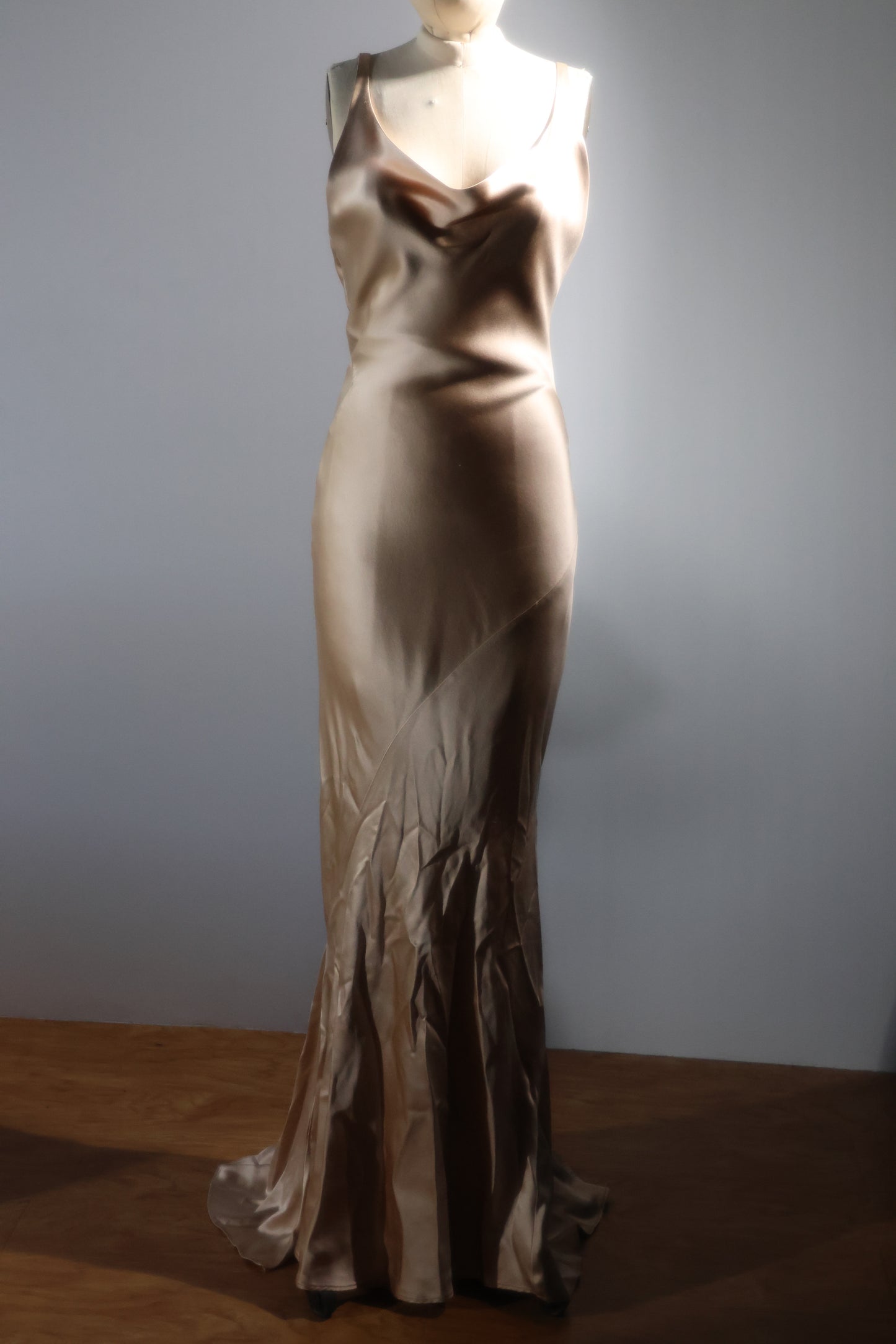 Les Habitudes Liquid Lace Back Dress Beige