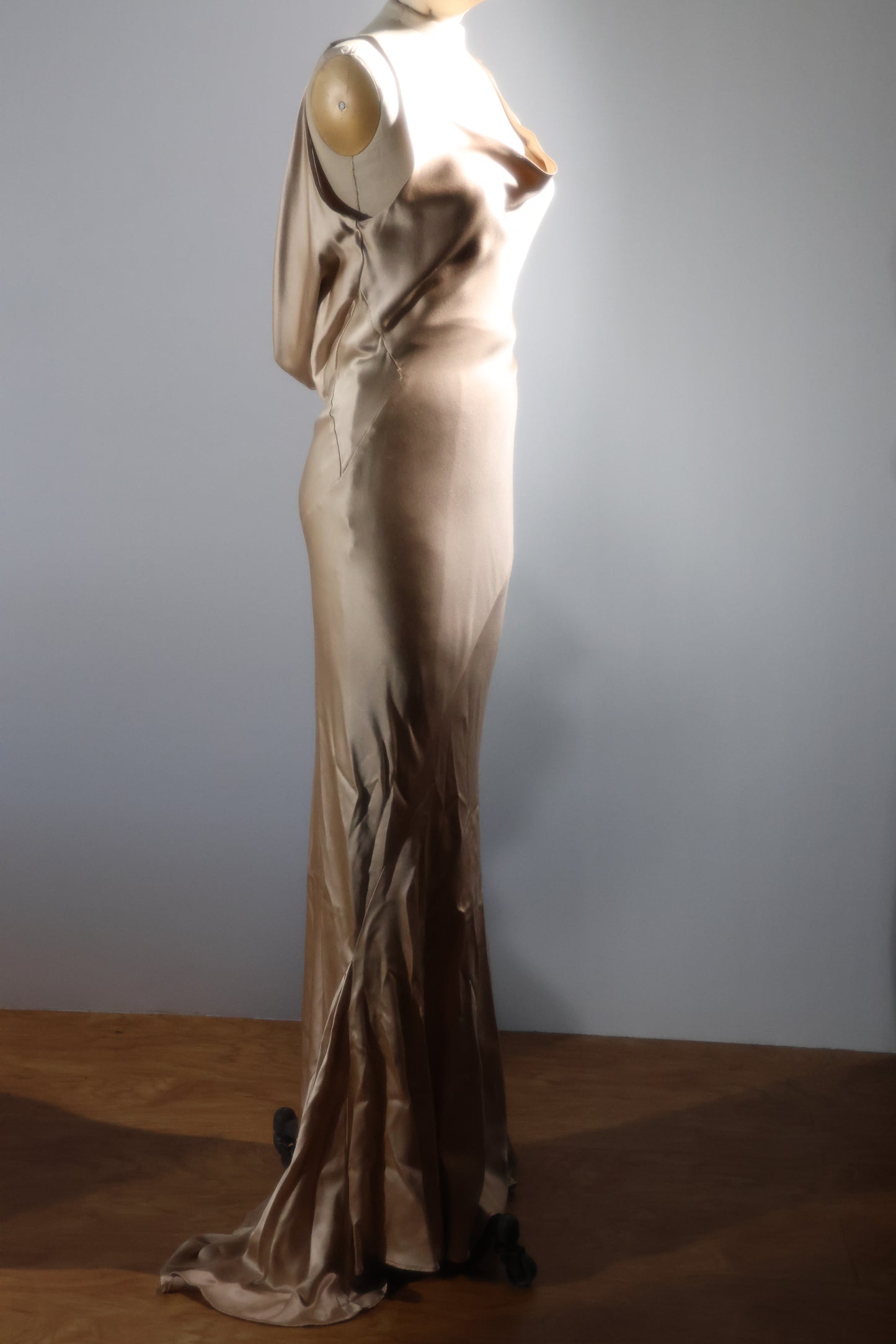 Les Habitudes Liquid Lace Back Dress Beige
