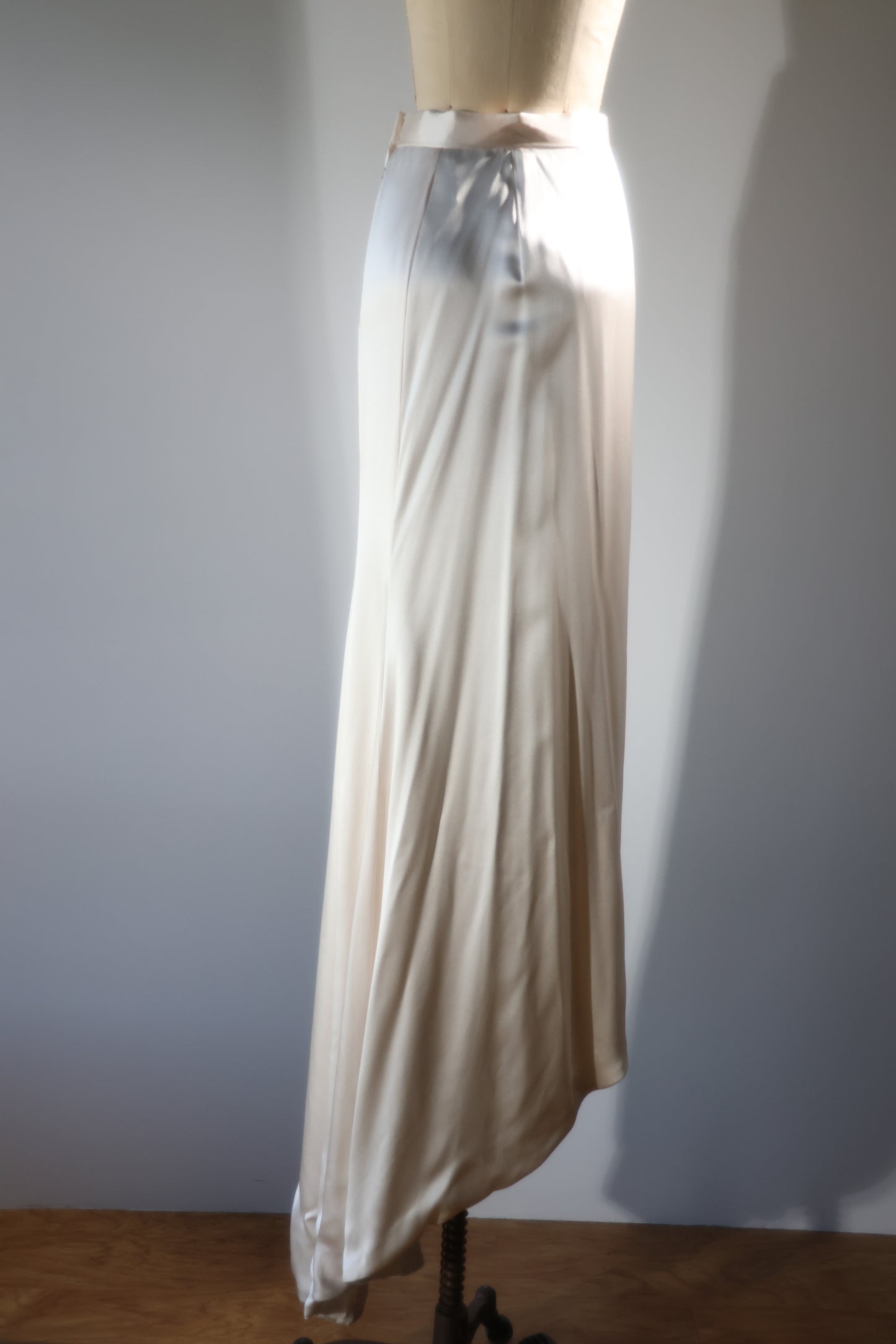 Eavis & Brown Silk Ivory Skirt