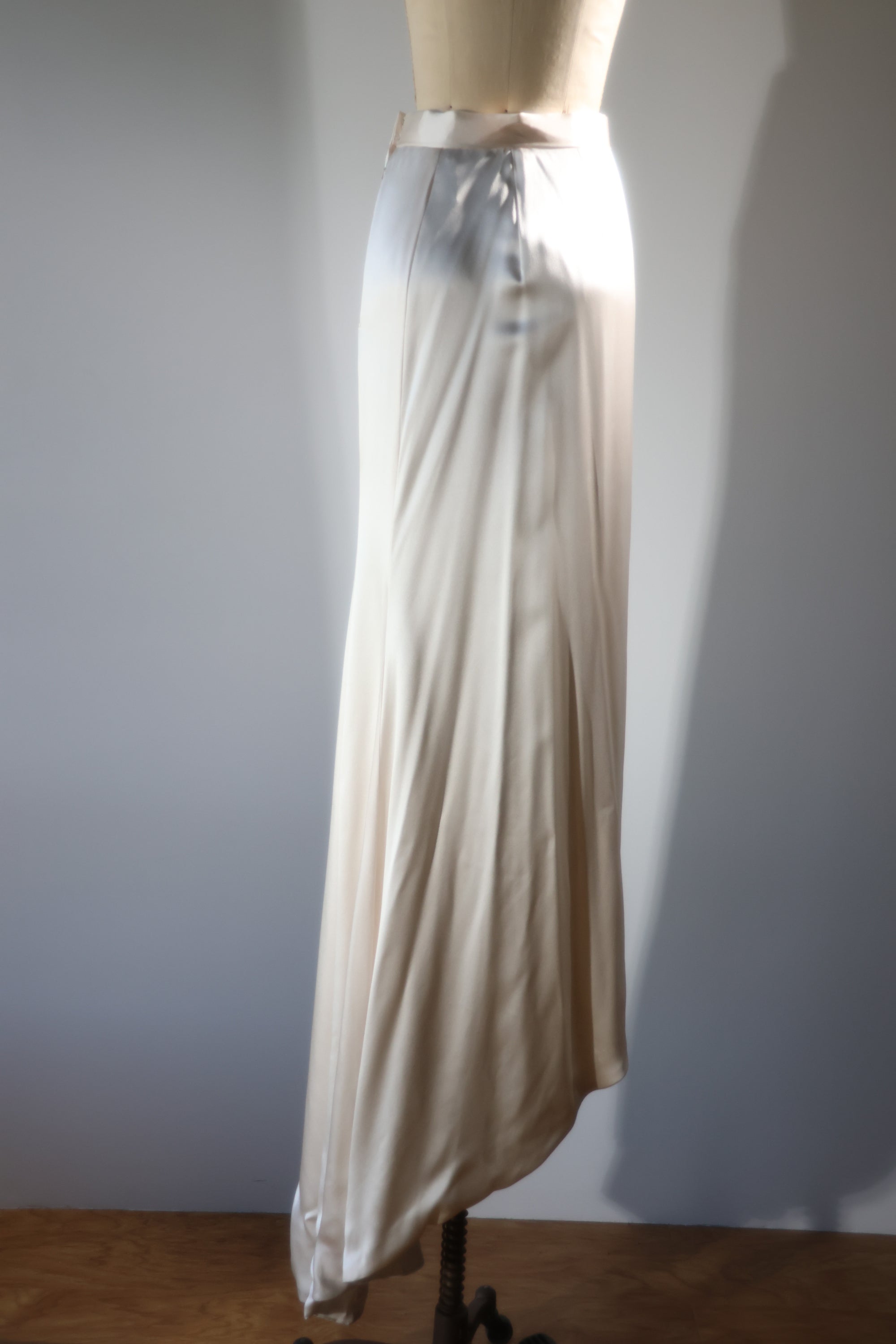 LES HABITUDES Silk Skirt — Ivory