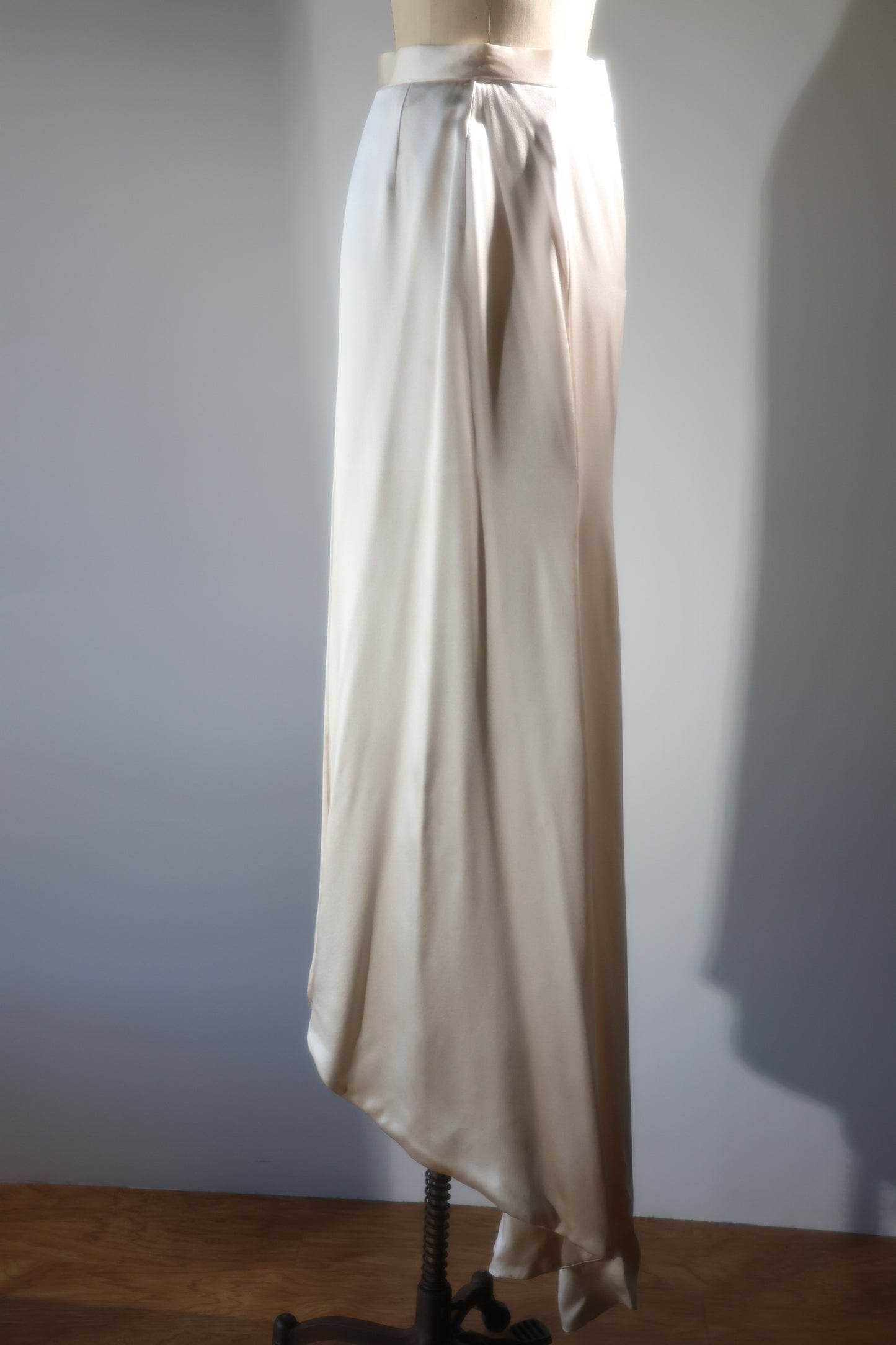 Eavis & Brown Silk Ivory Skirt
