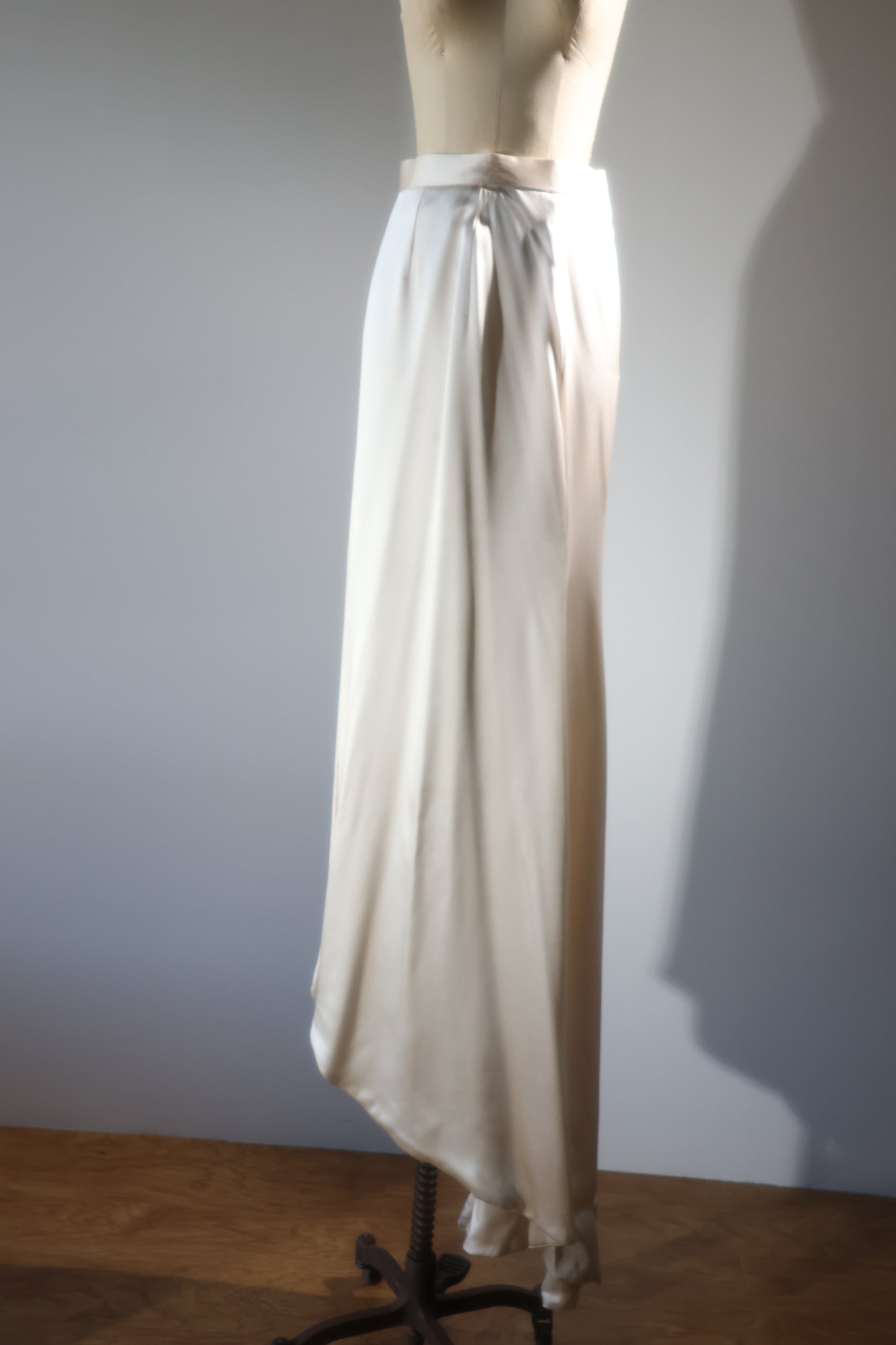LES HABITUDES Silk Skirt — Ivory