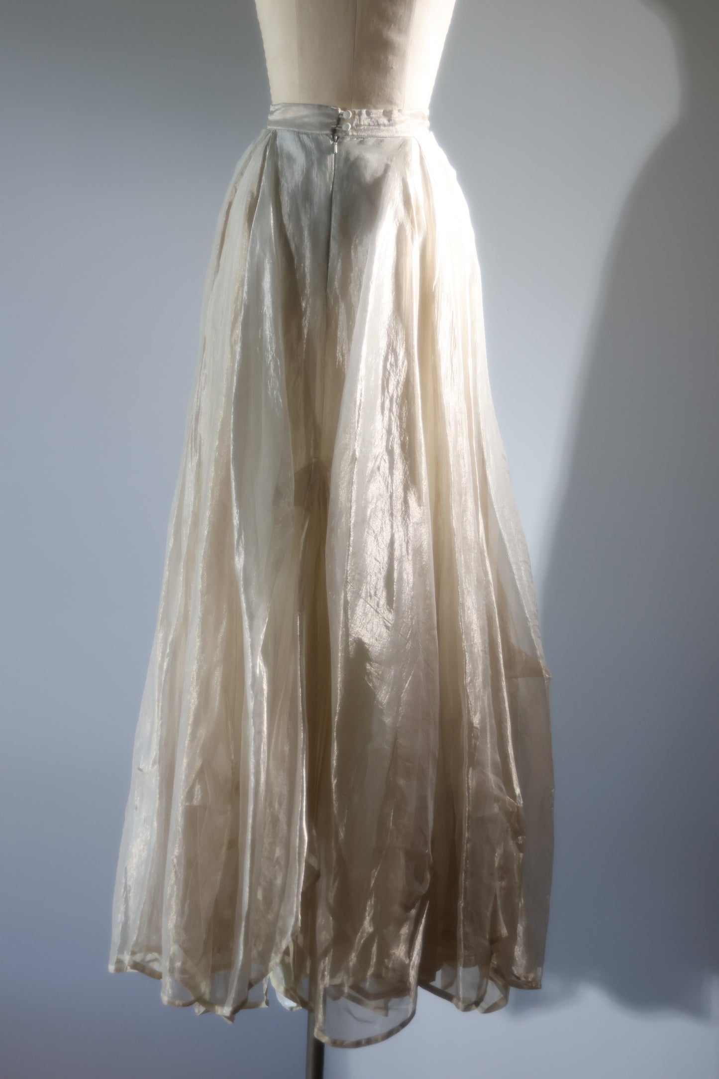 Les Habitudes Rankie Glans Skirt By Birgitta - Ivory