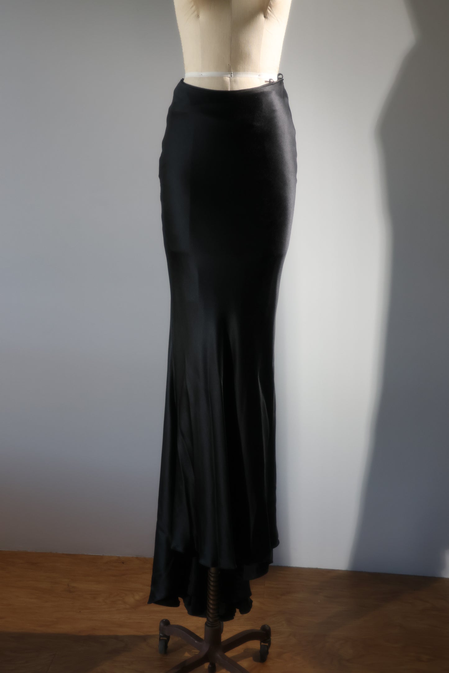 Eavis & Brown Vogue Bias Tail Skirt - Black