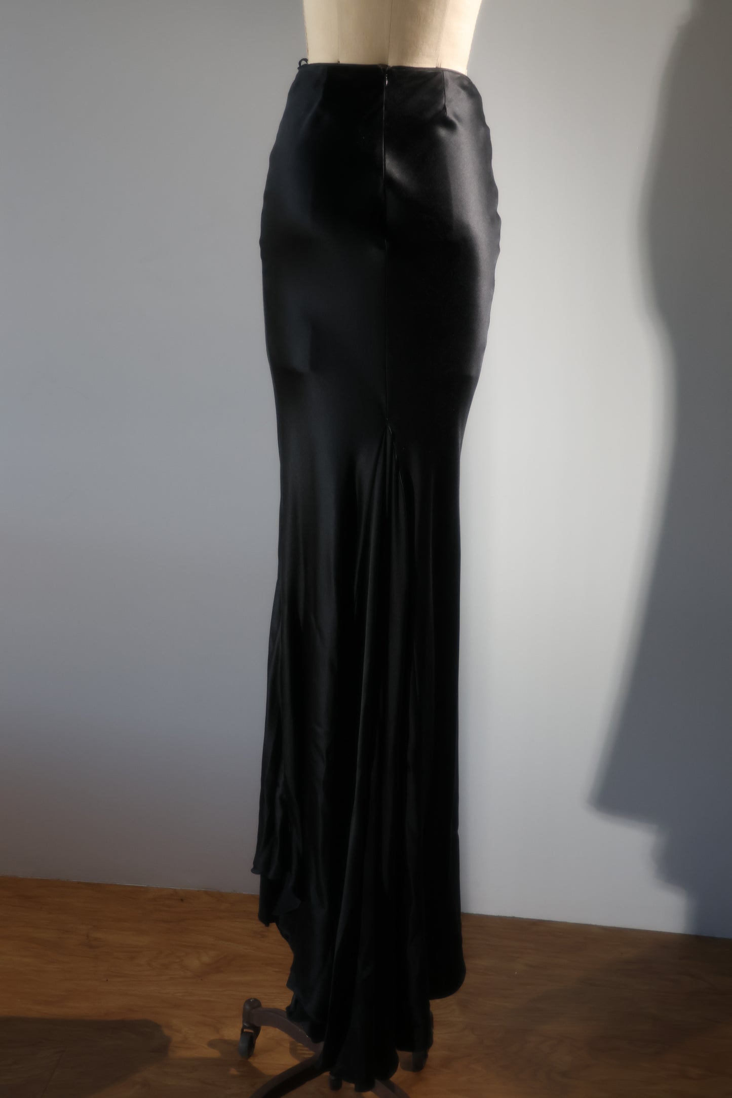 Eavis & Brown Vogue Bias Tail Skirt - Black