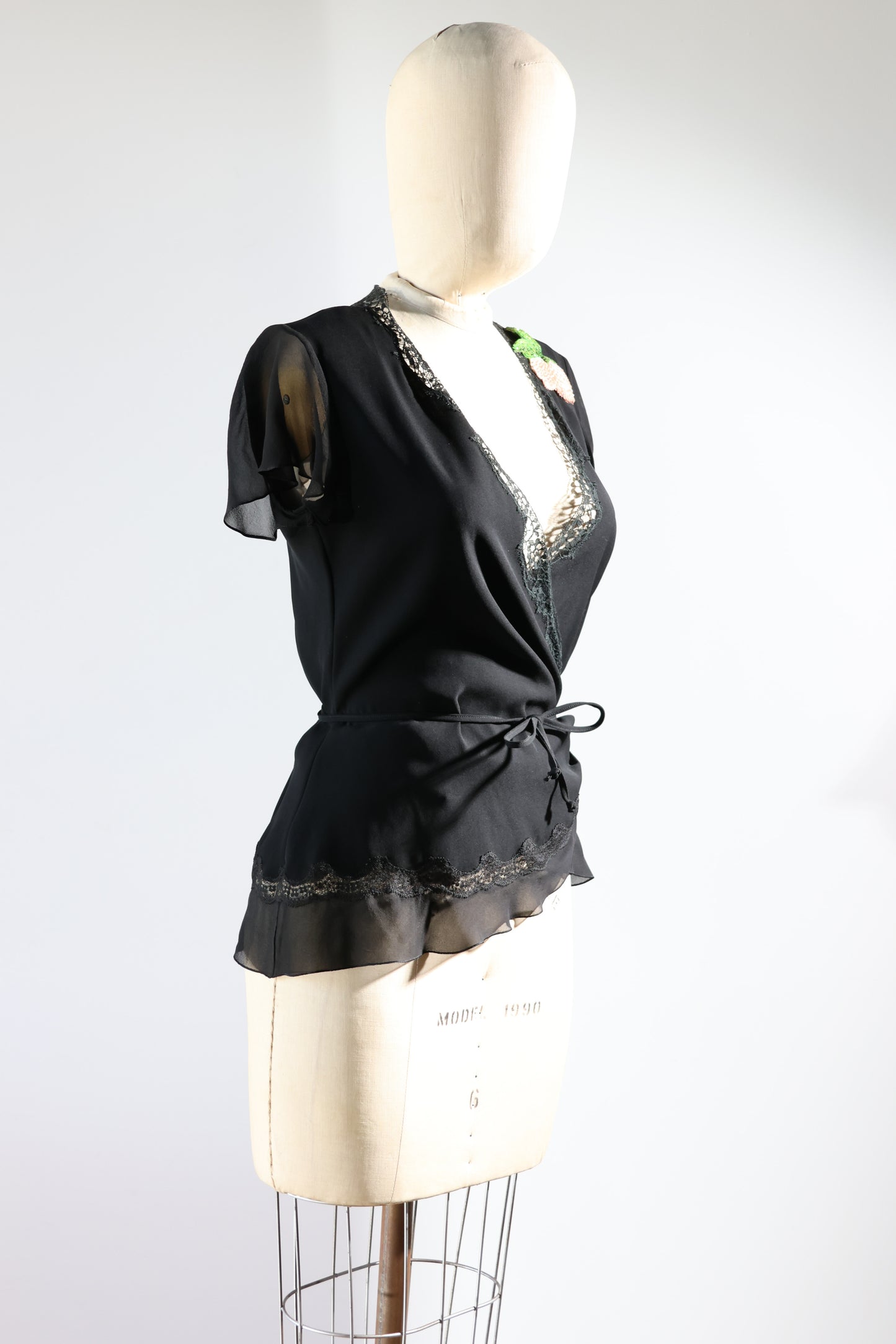 Foddis Lady 33 Wrap Top Silk TP 5 Black Pink Embroidered