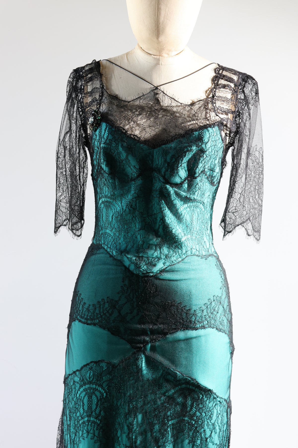 Foddis Lahore Silk &amp; Lace Long Dress — Green / Black