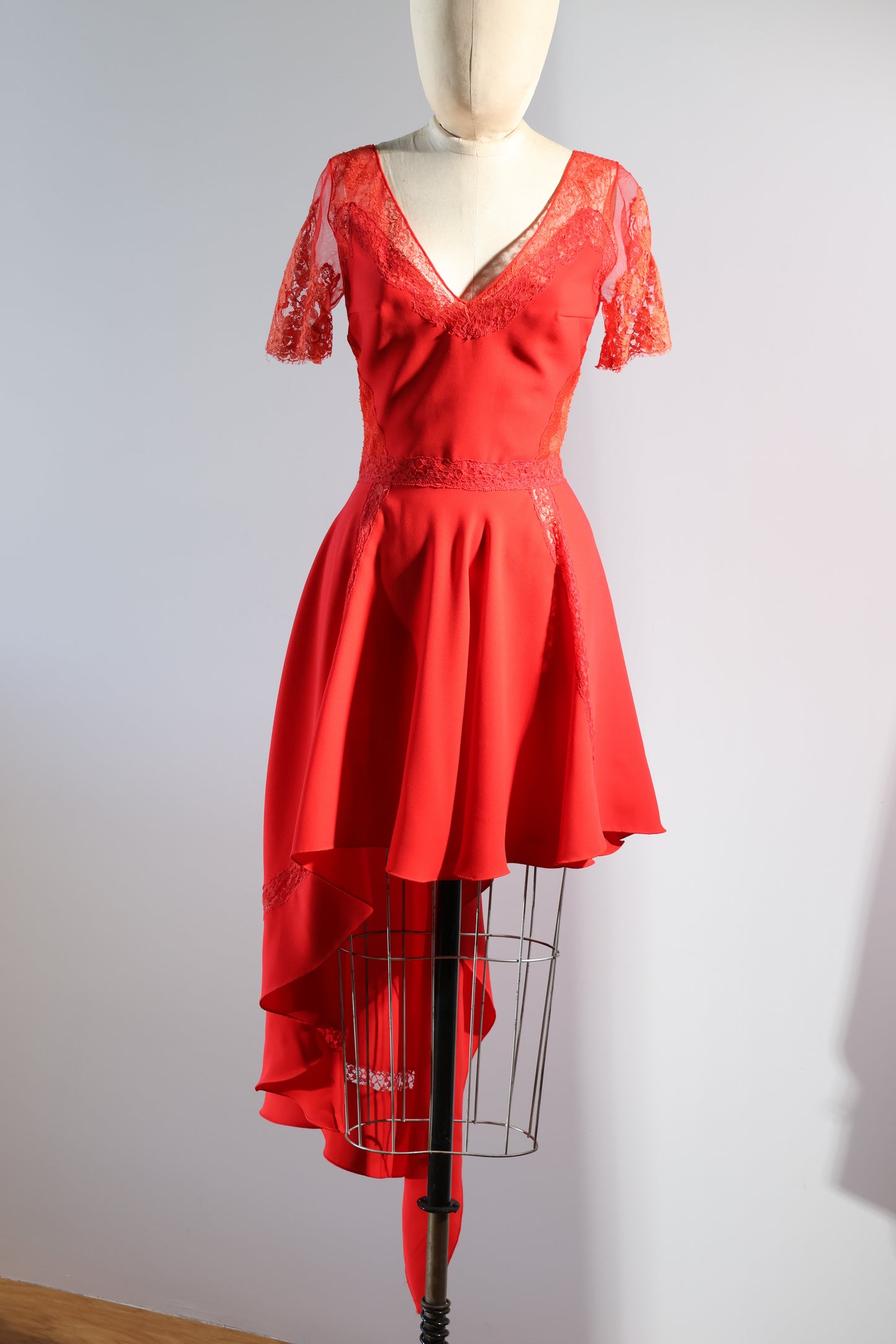 Foddis Crepe Lace Short Dress - Red