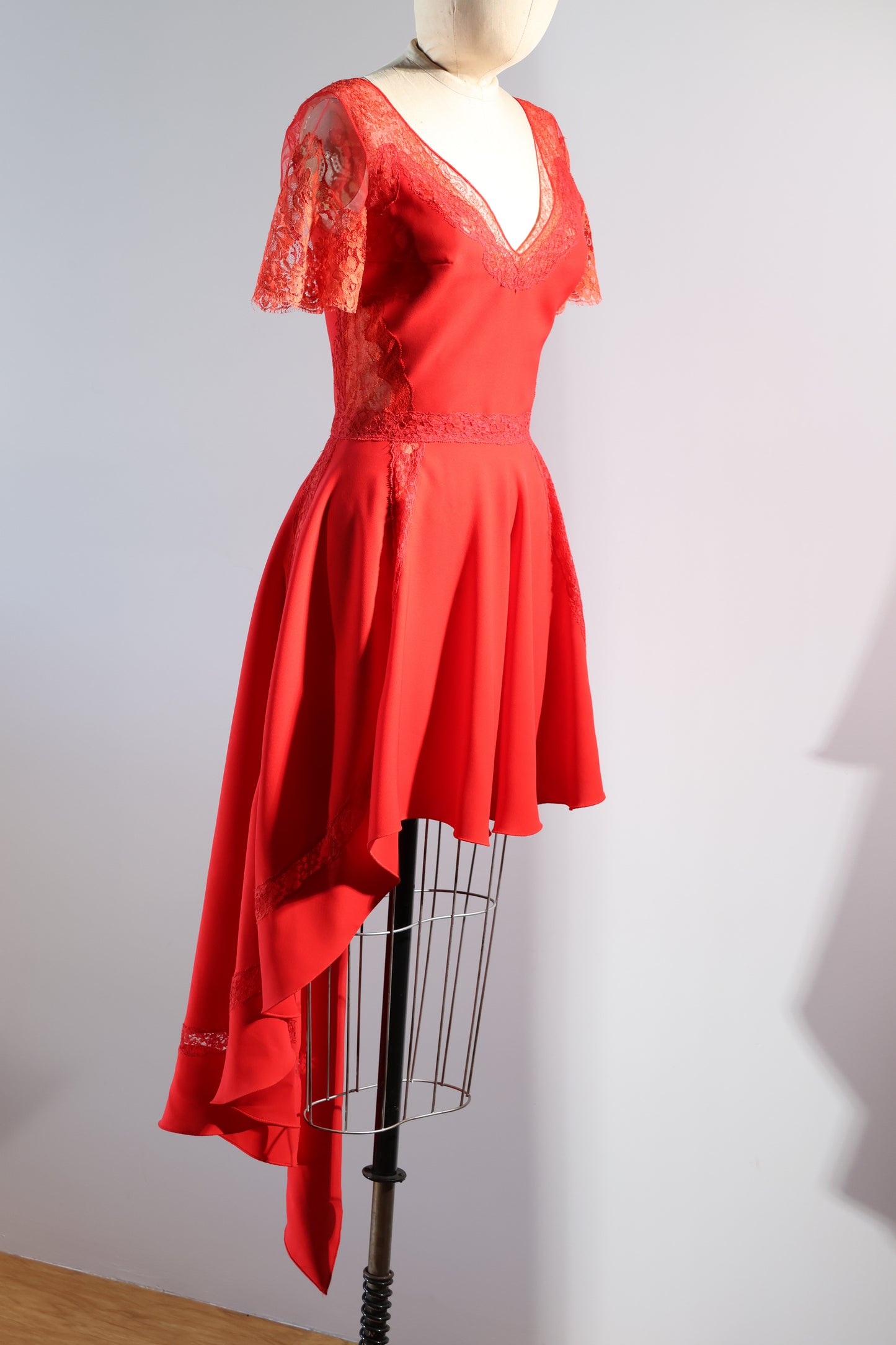 Foddis Crepe Lace Short Dress - Red