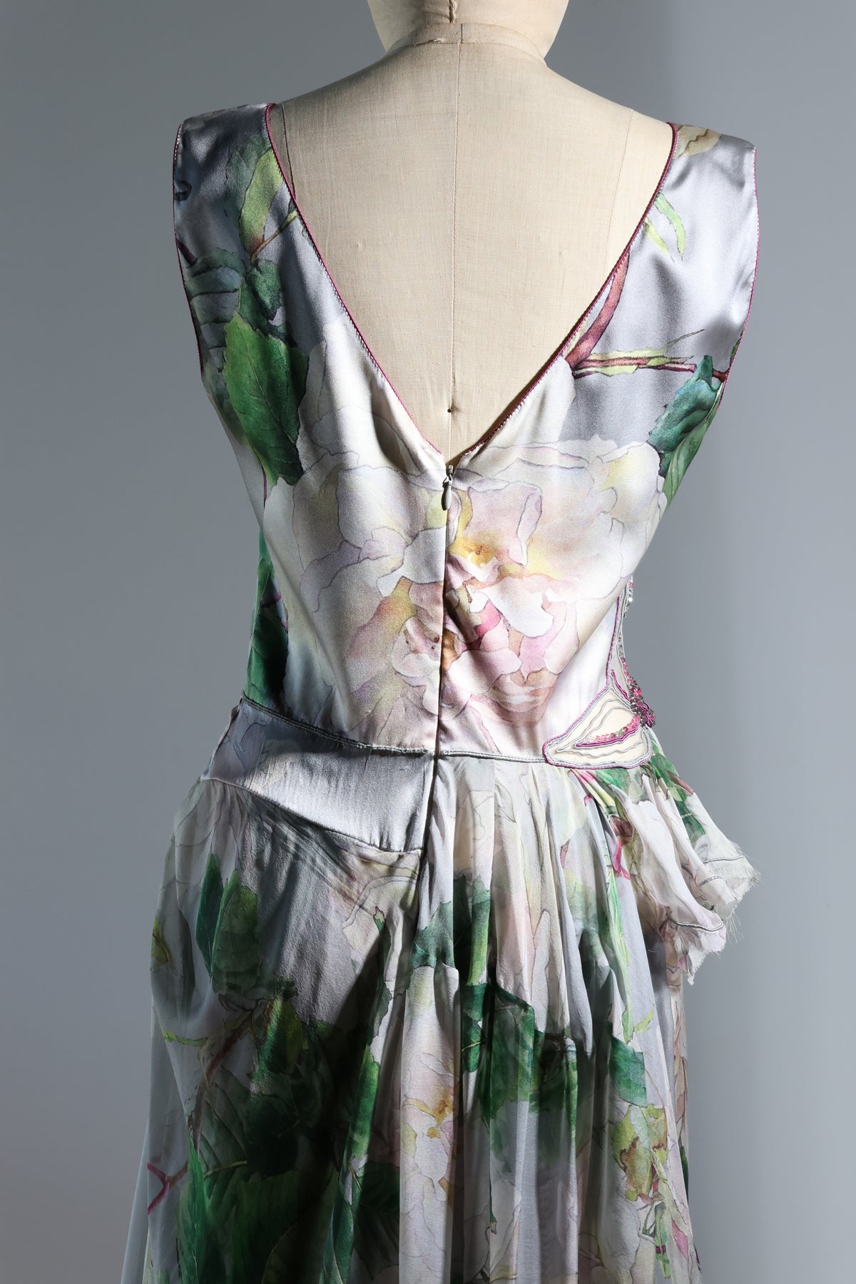 Foddis Gloss Satin &amp; Chiffon Short Dress — Roses on Grey