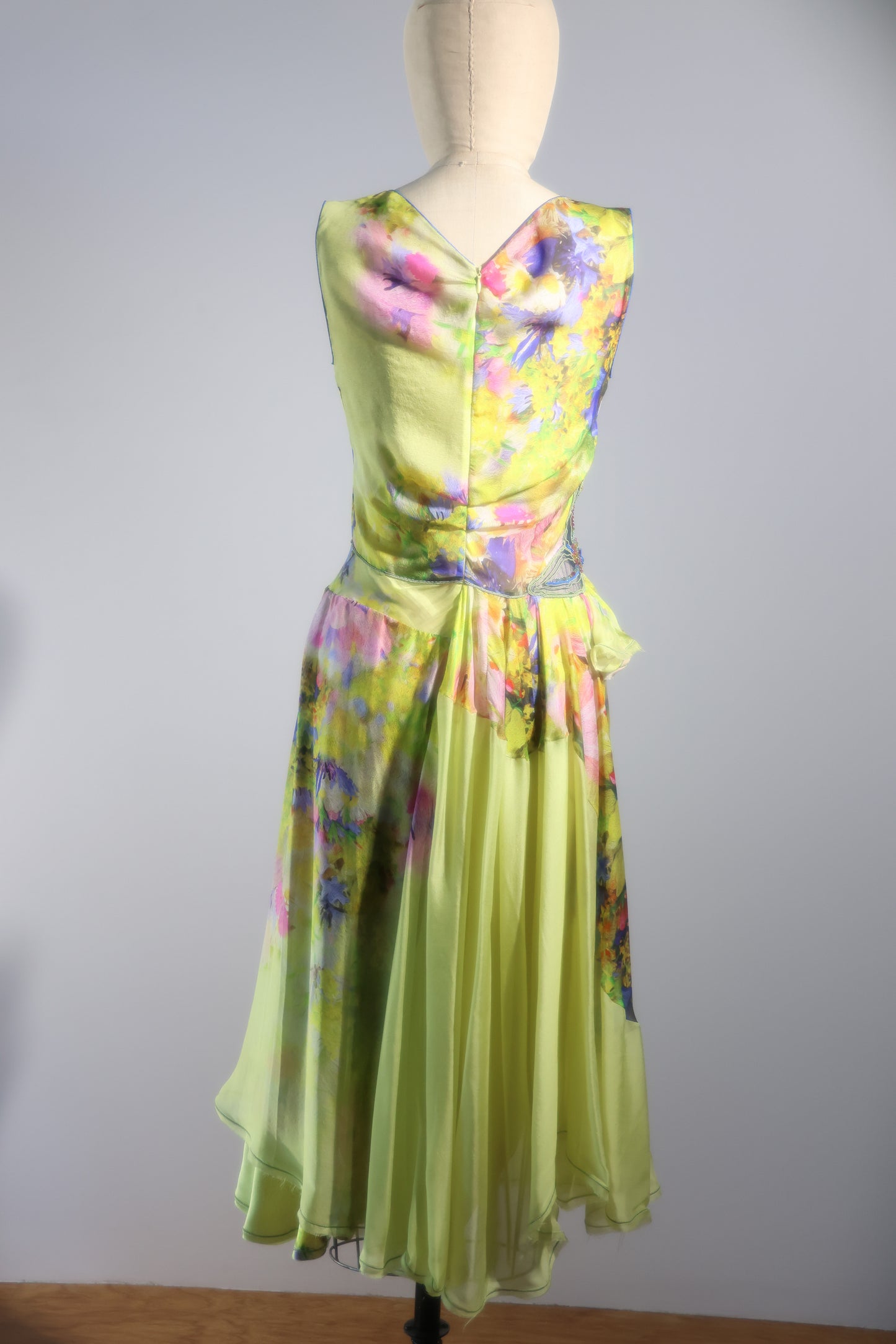 Foddis Gloss Short Dress Satin / Chiffon Flower Print