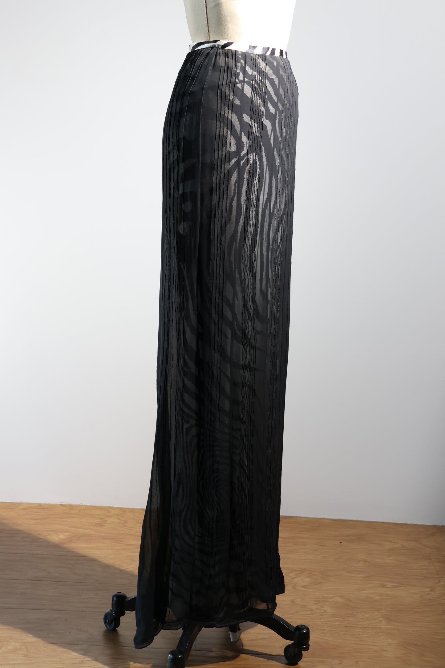 Foddis Hip Long Skirt Georgette/Satin - Black/Zebra Print