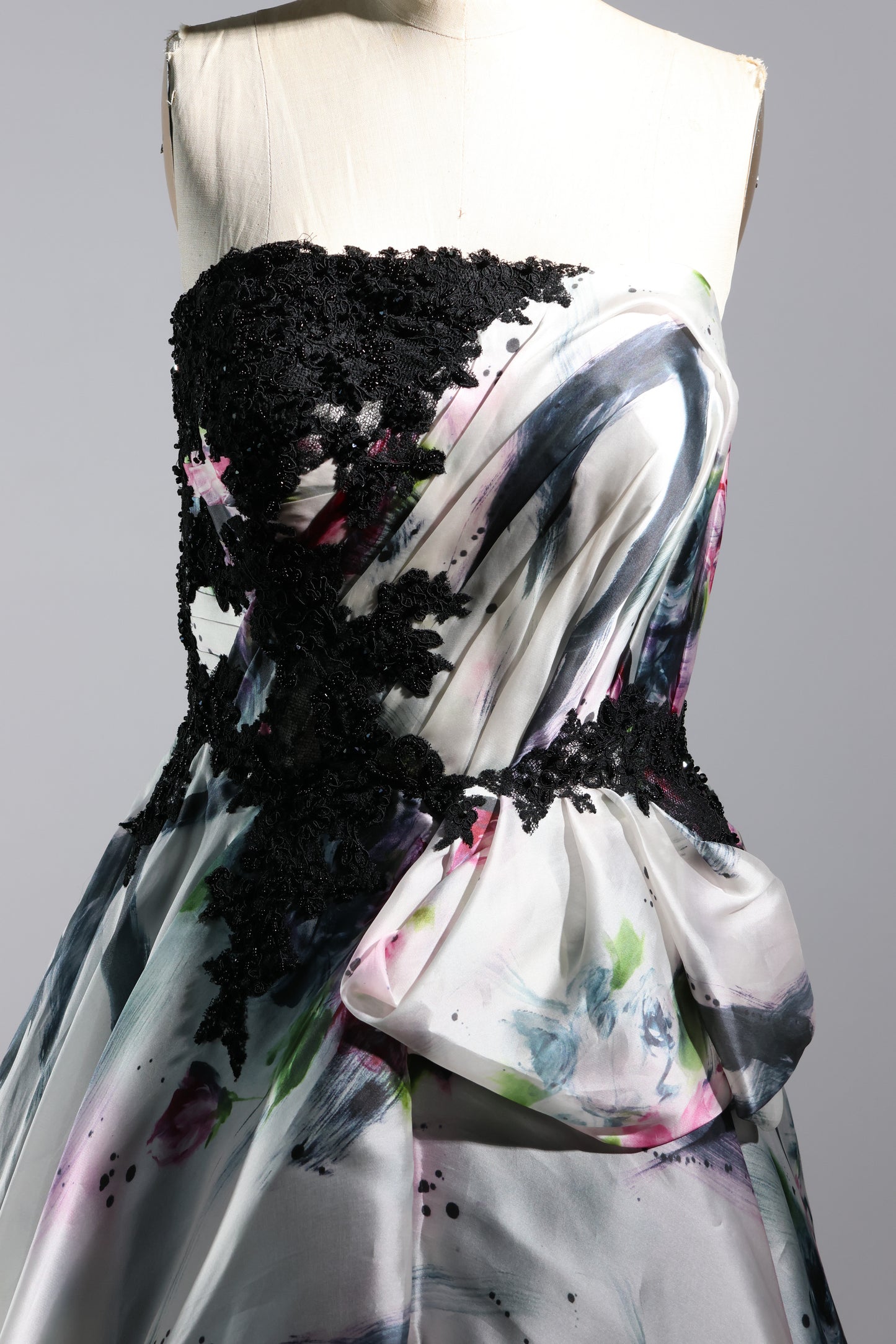 Gatti Nolli Evening Dress - Off-White Print Black Rose