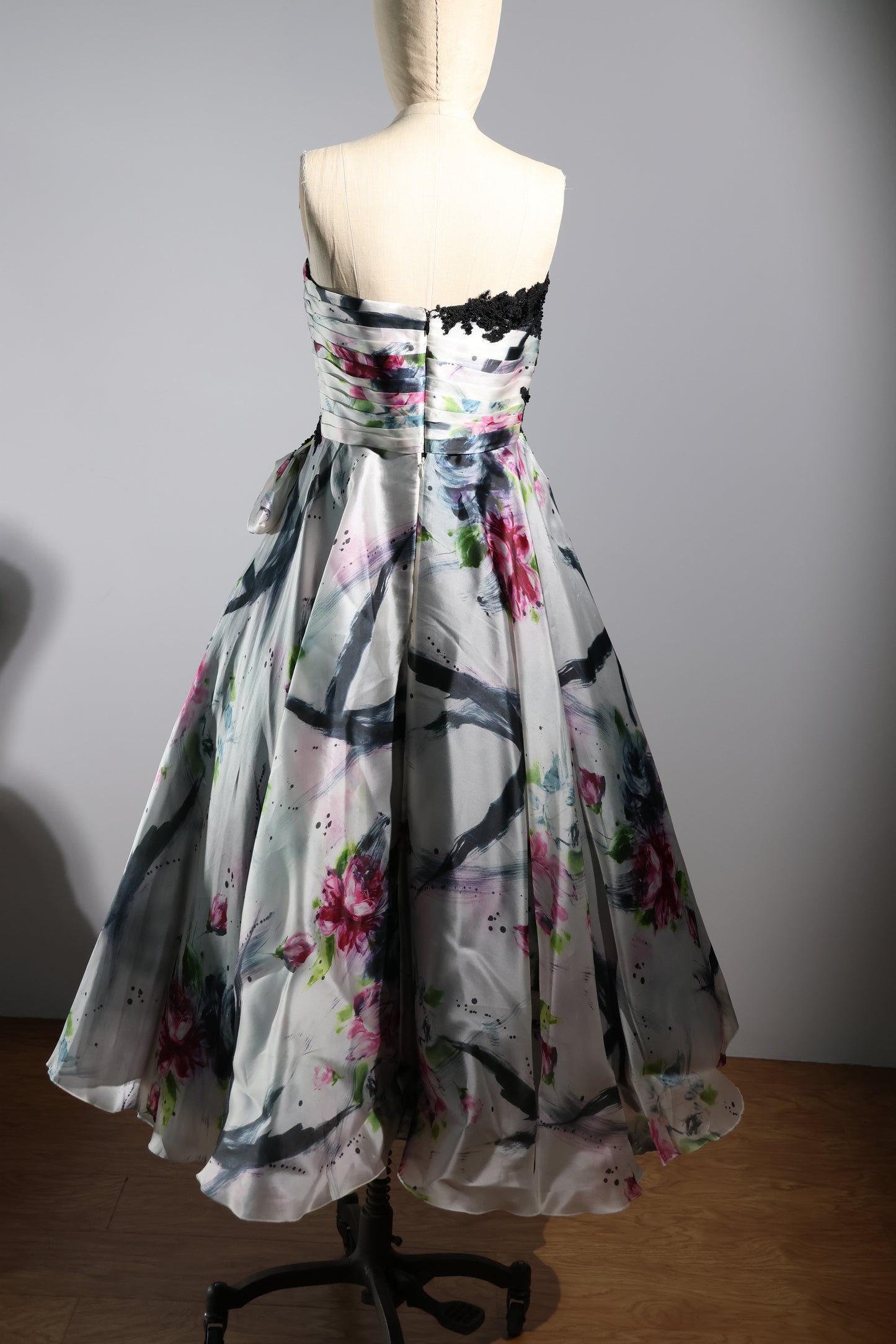 Gatti Nolli Evening Dress - Off-White Print Black Rose