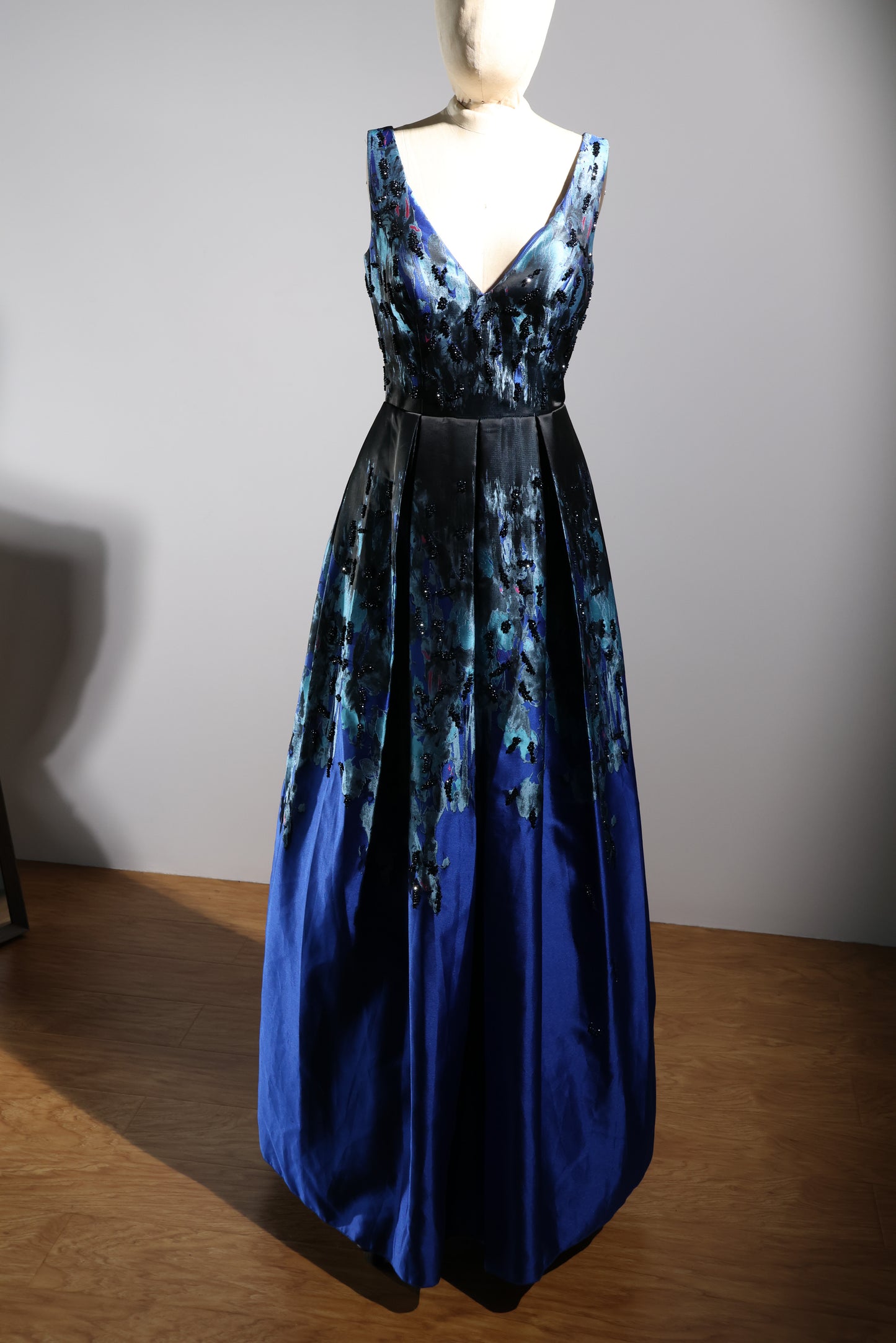 Gatti Nolli Long V Neck Gown - Blue