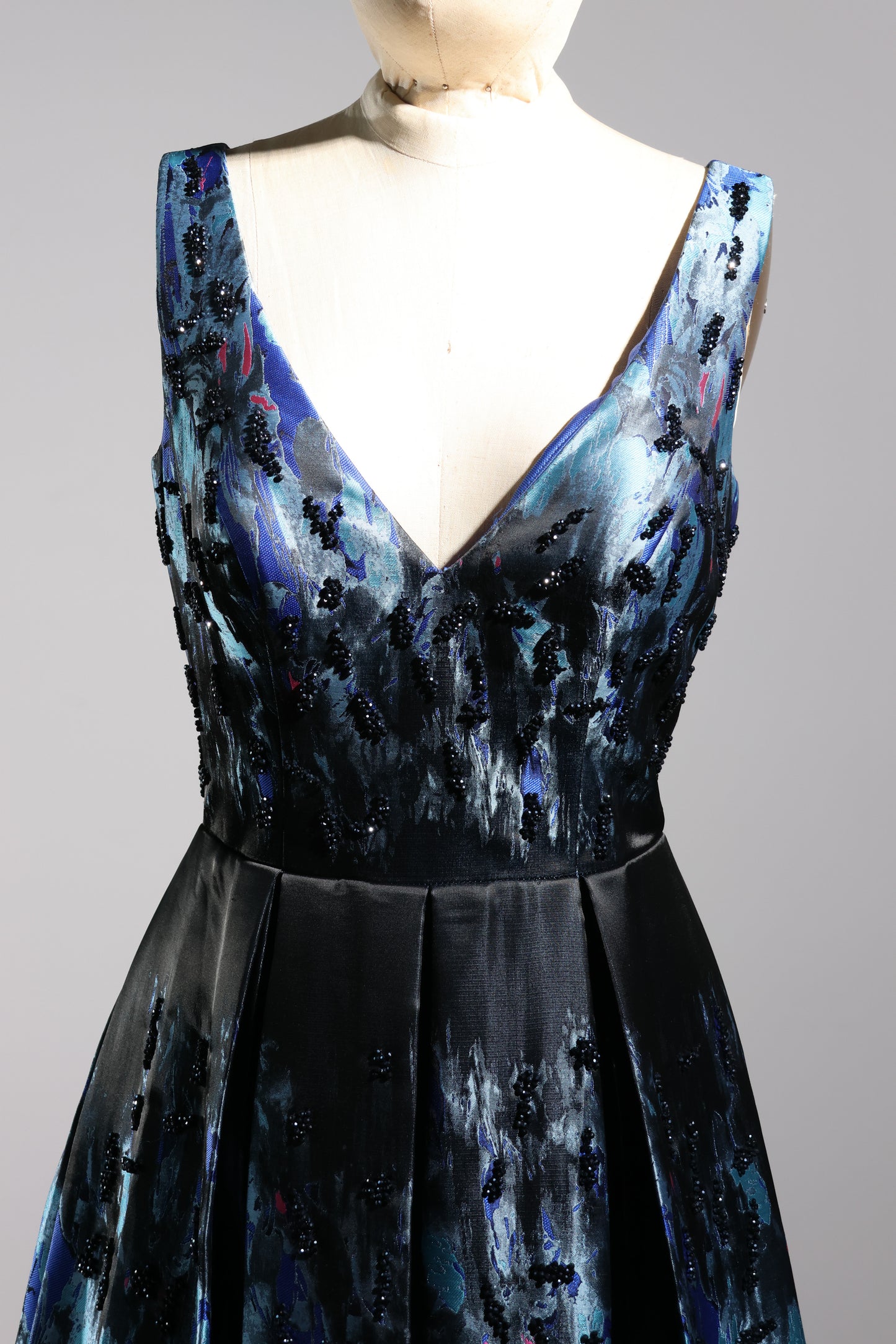 Gatti Nolli Long V Neck Gown - Blue