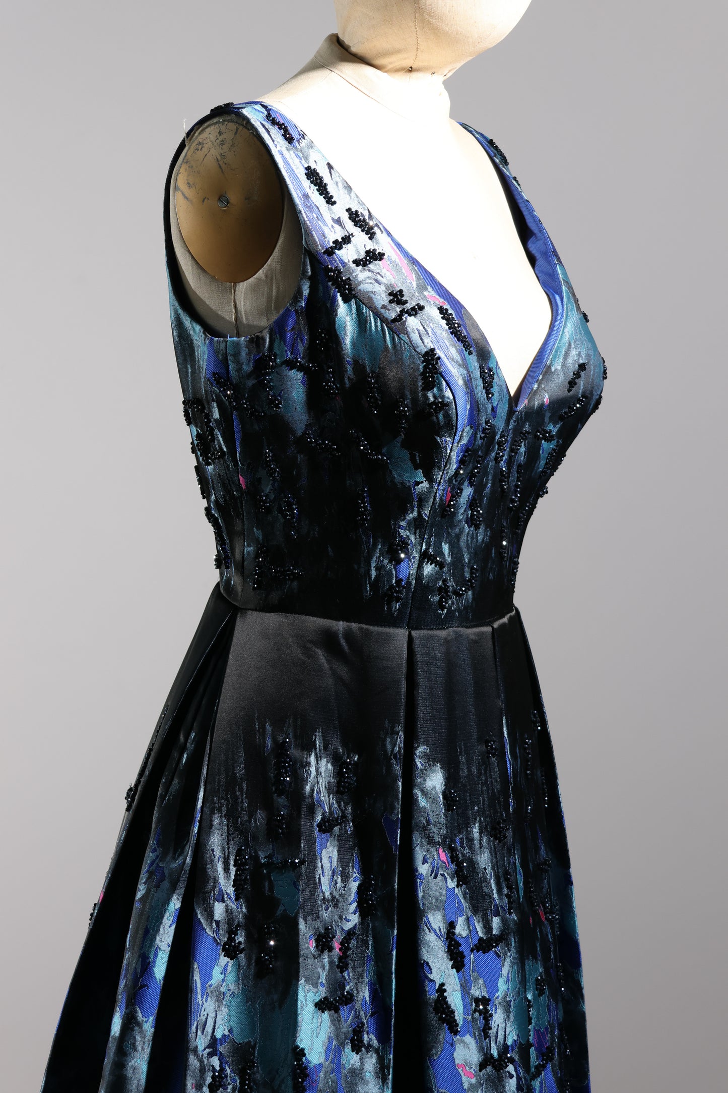 Gatti Nolli Long V Neck Gown - Blue