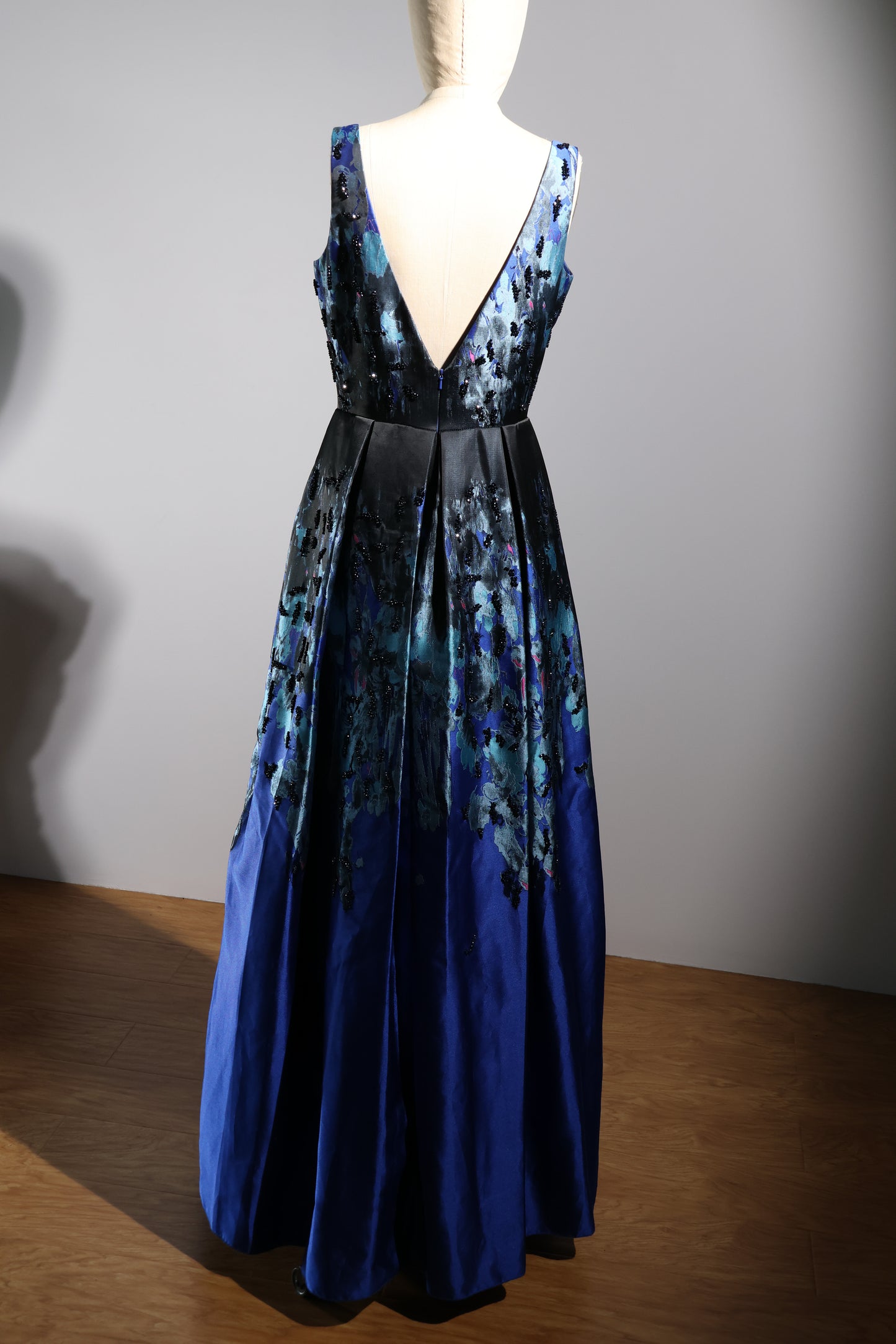 Gatti Nolli Long V Neck Gown - Blue