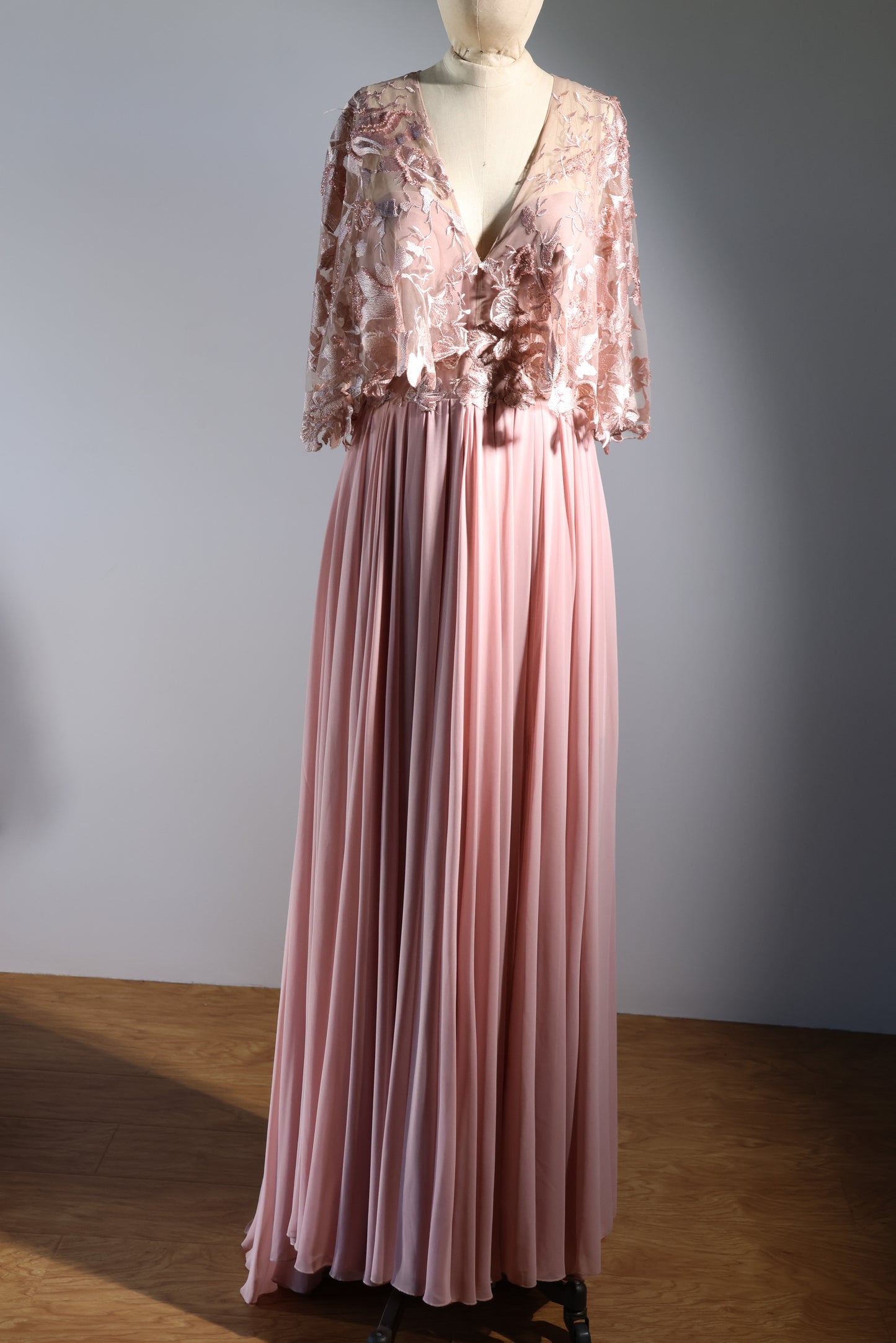 Gatti Nolli Lace / Chiffon Gown - Pink