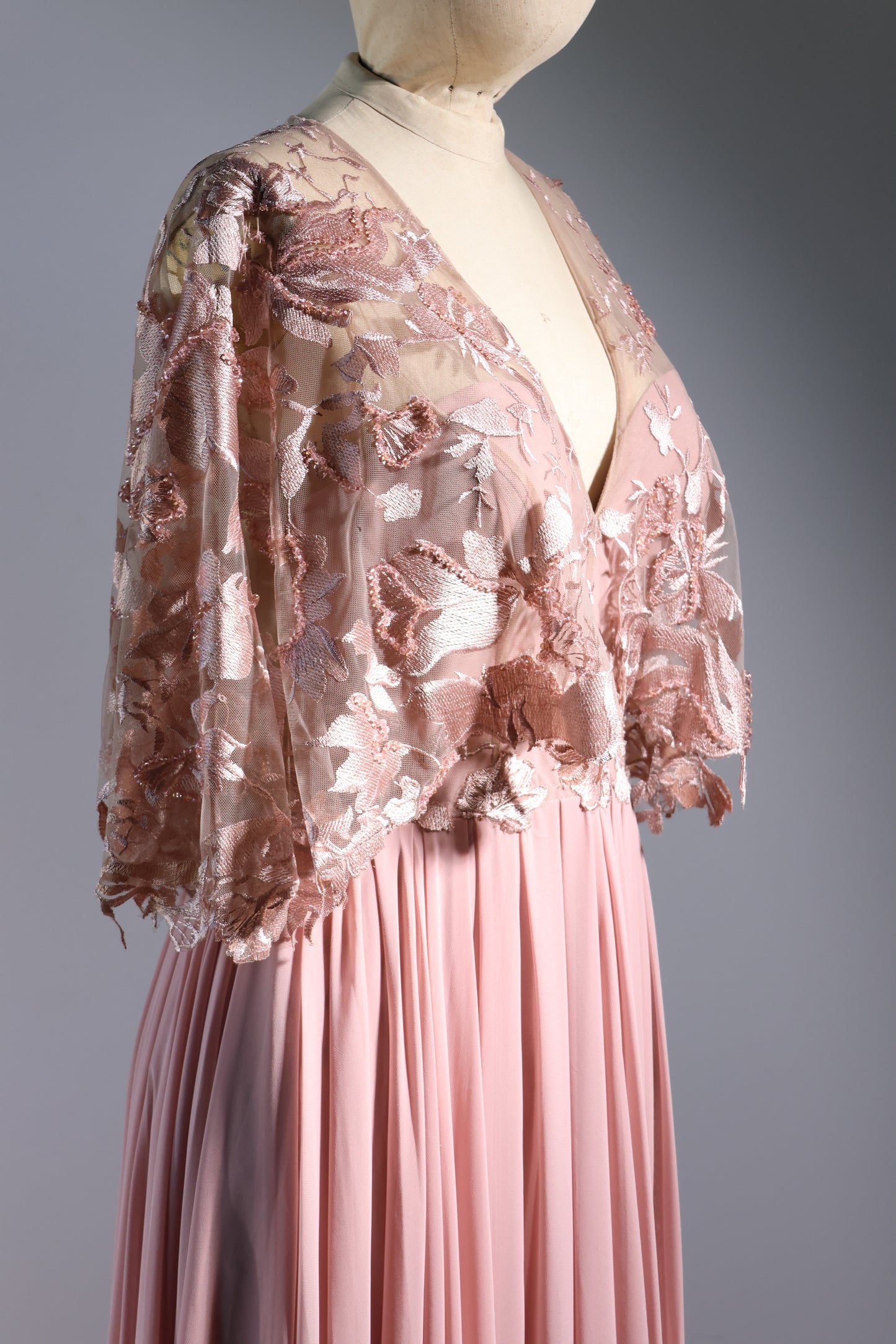 Gatti Nolli Lace / Chiffon Gown - Pink