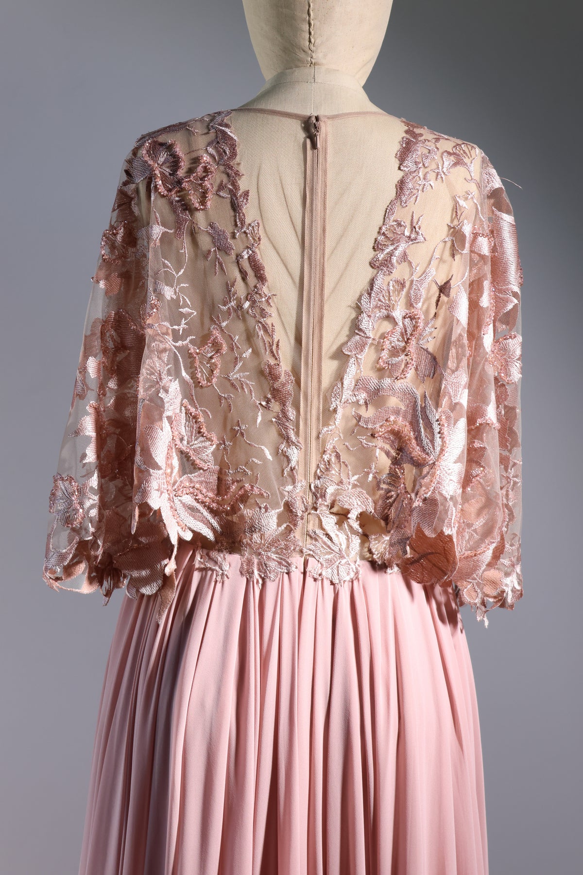Gatti Nolli Lace / Chiffon Gown — Pink