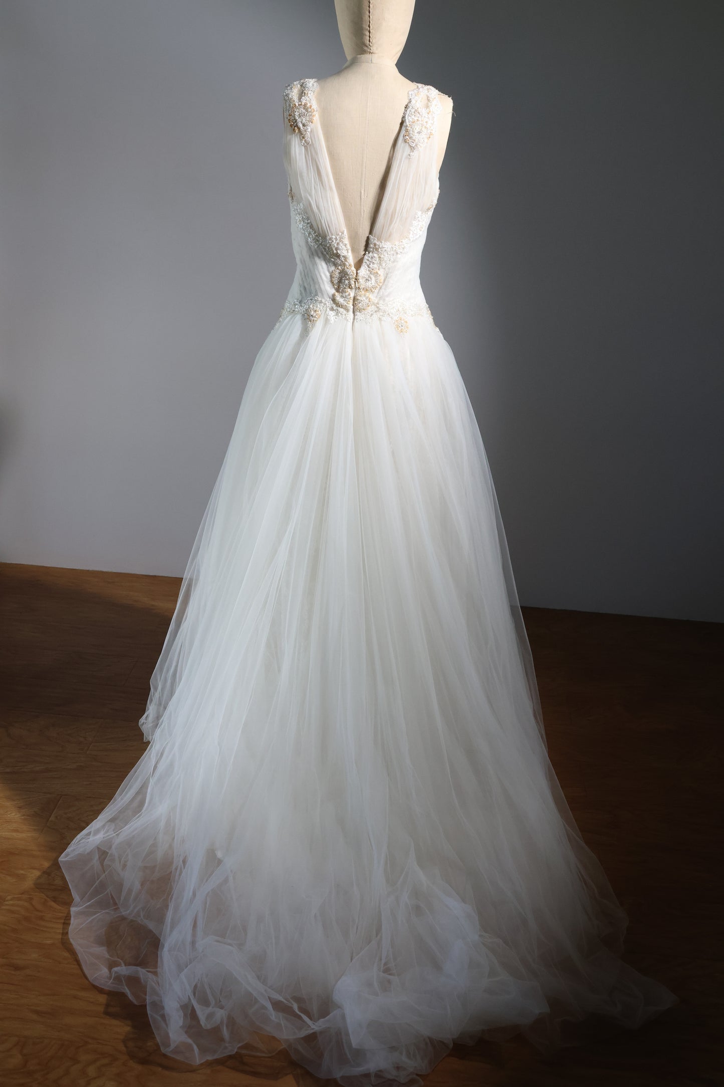 Lusan Mandongus DR2 Wedding Gown - Ivory
