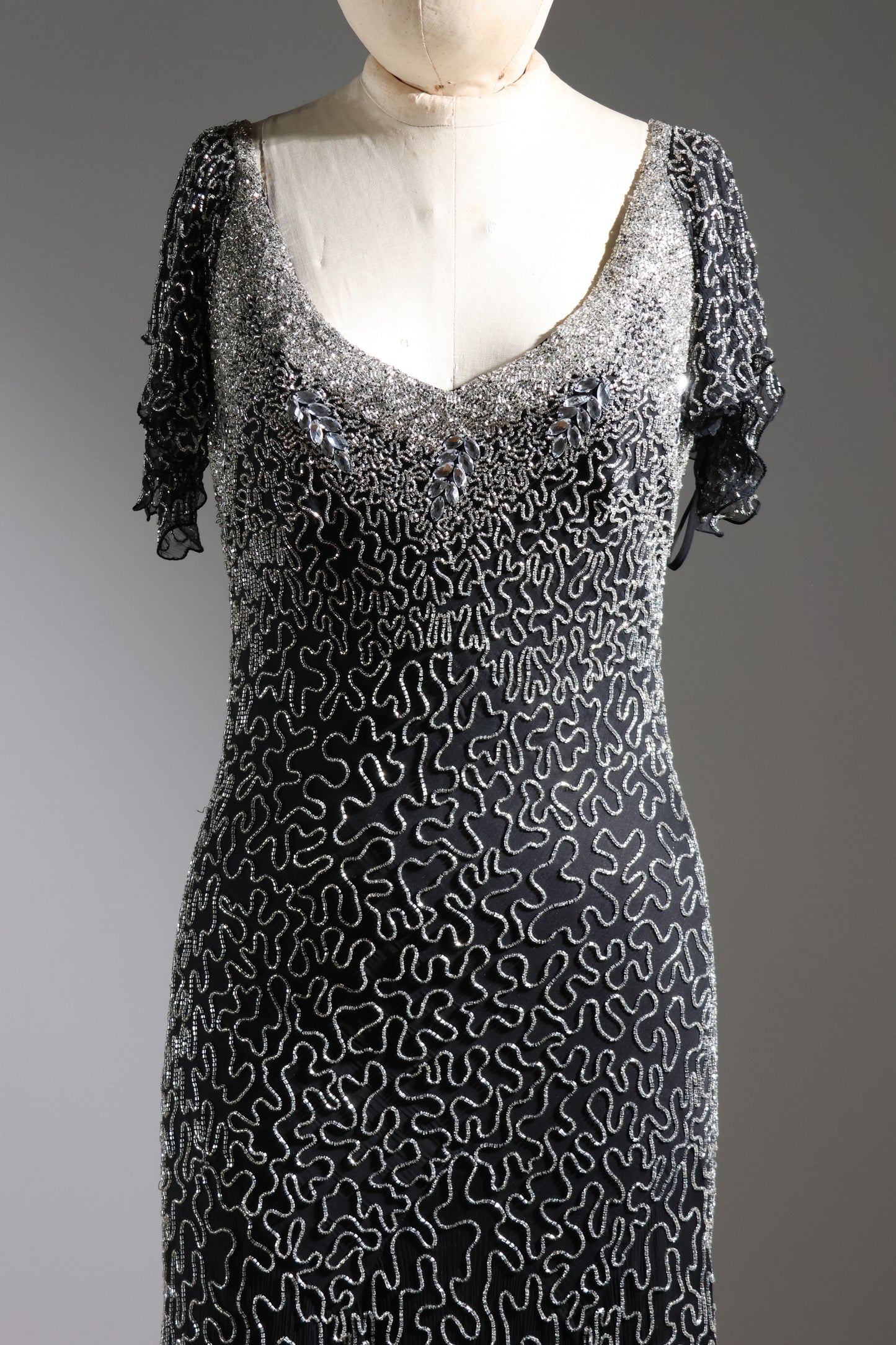 Eavis & Brown Kate Squiggle Dress With Sleeves - Black / Silver