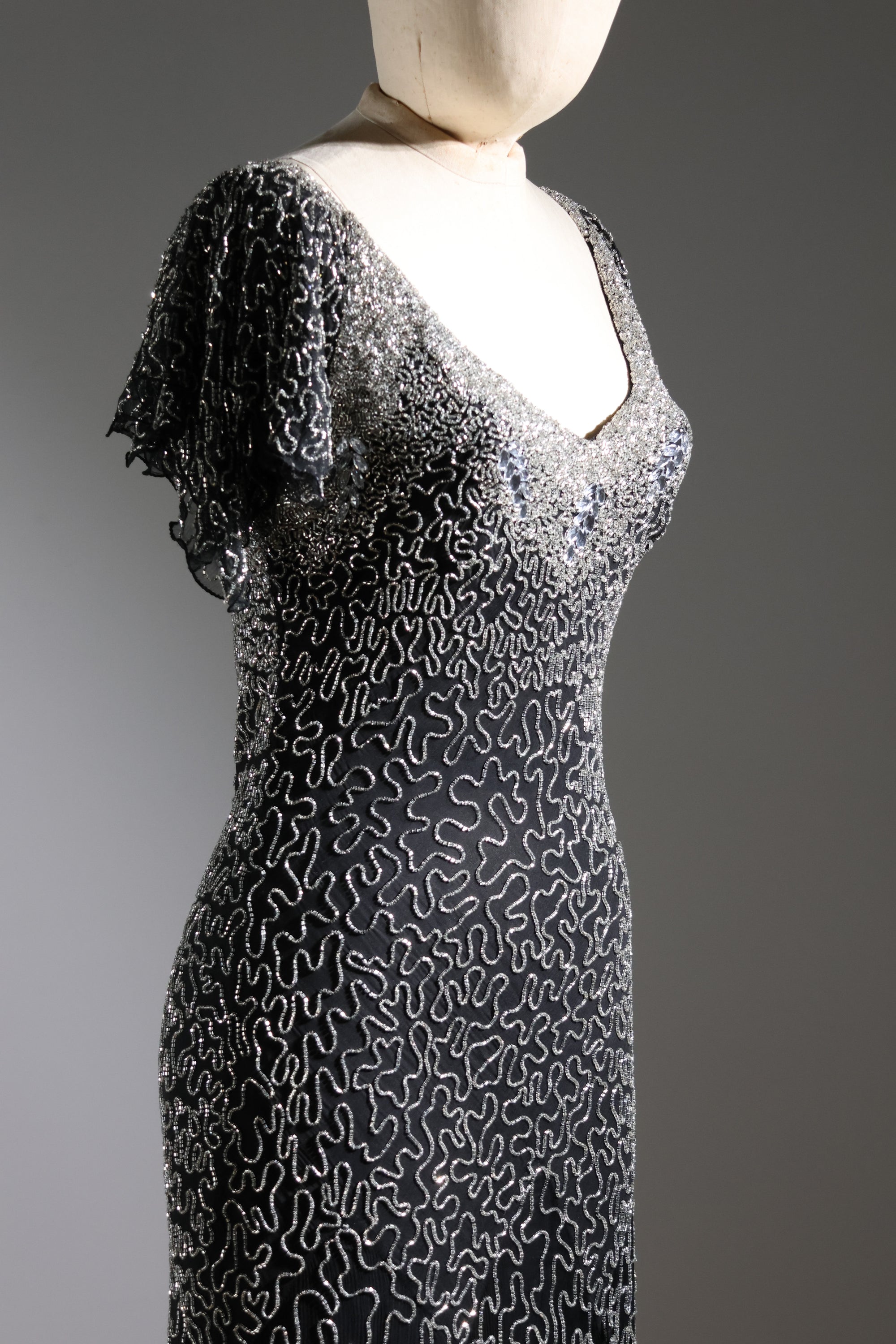 LES HABITUDES Kate Squiggle Dress with Sleeves — Black / Silver