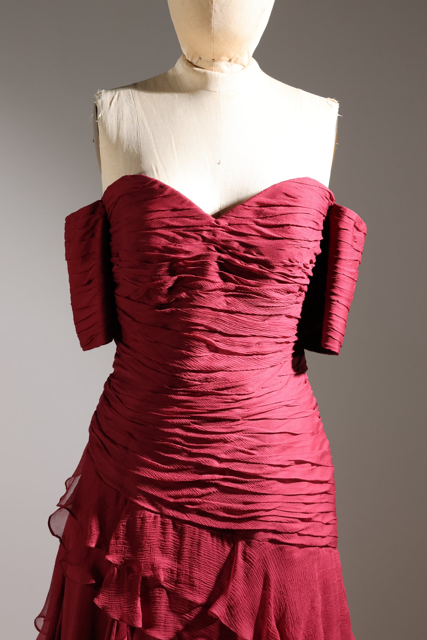 Les Habituudes Royal Sweet Heart Neckline - Burgundy