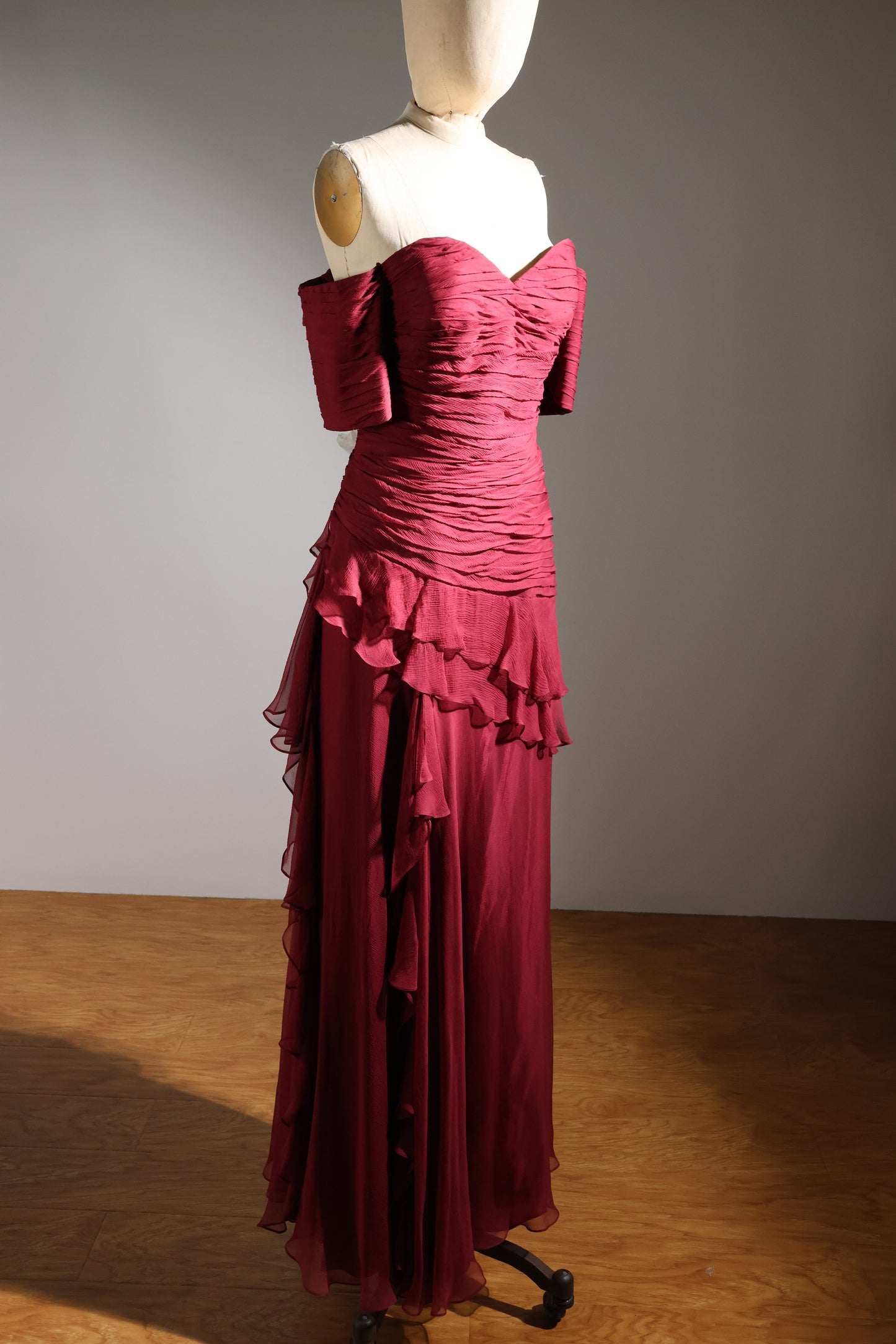 Les Habituudes Royal Sweet Heart Neckline - Burgundy