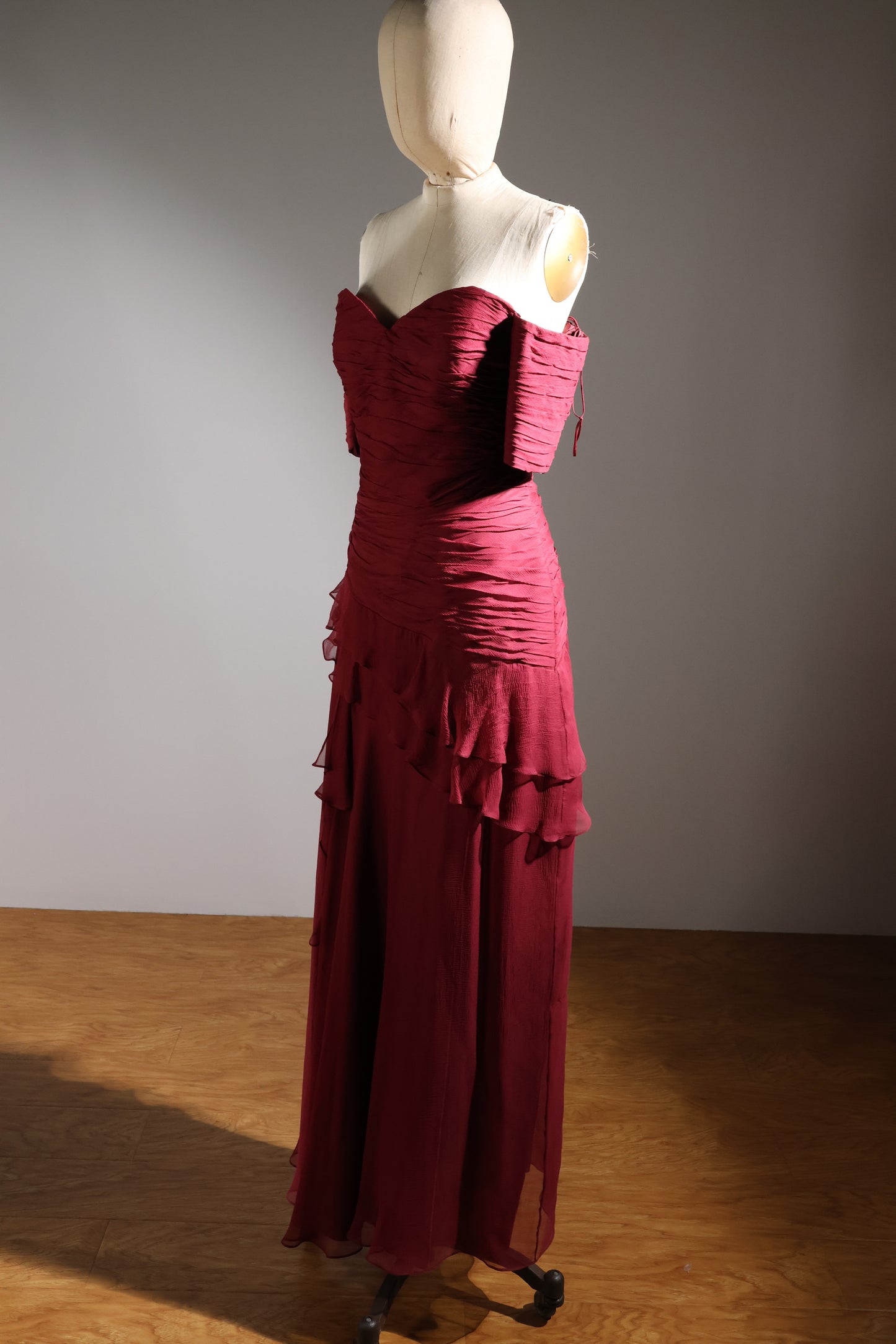 Les Habituudes Royal Sweet Heart Neckline - Burgundy
