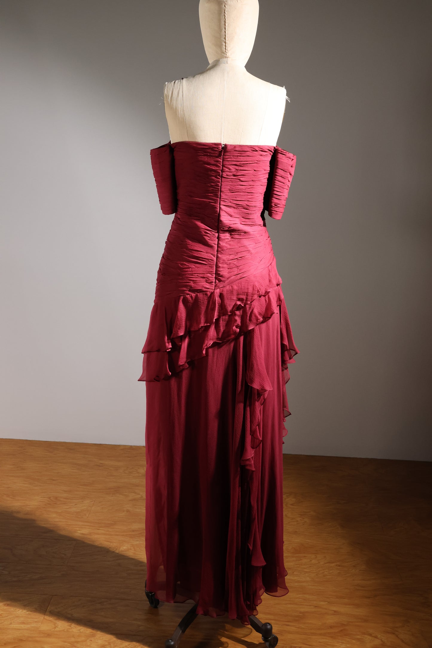 Les Habituudes Royal Sweet Heart Neckline - Burgundy