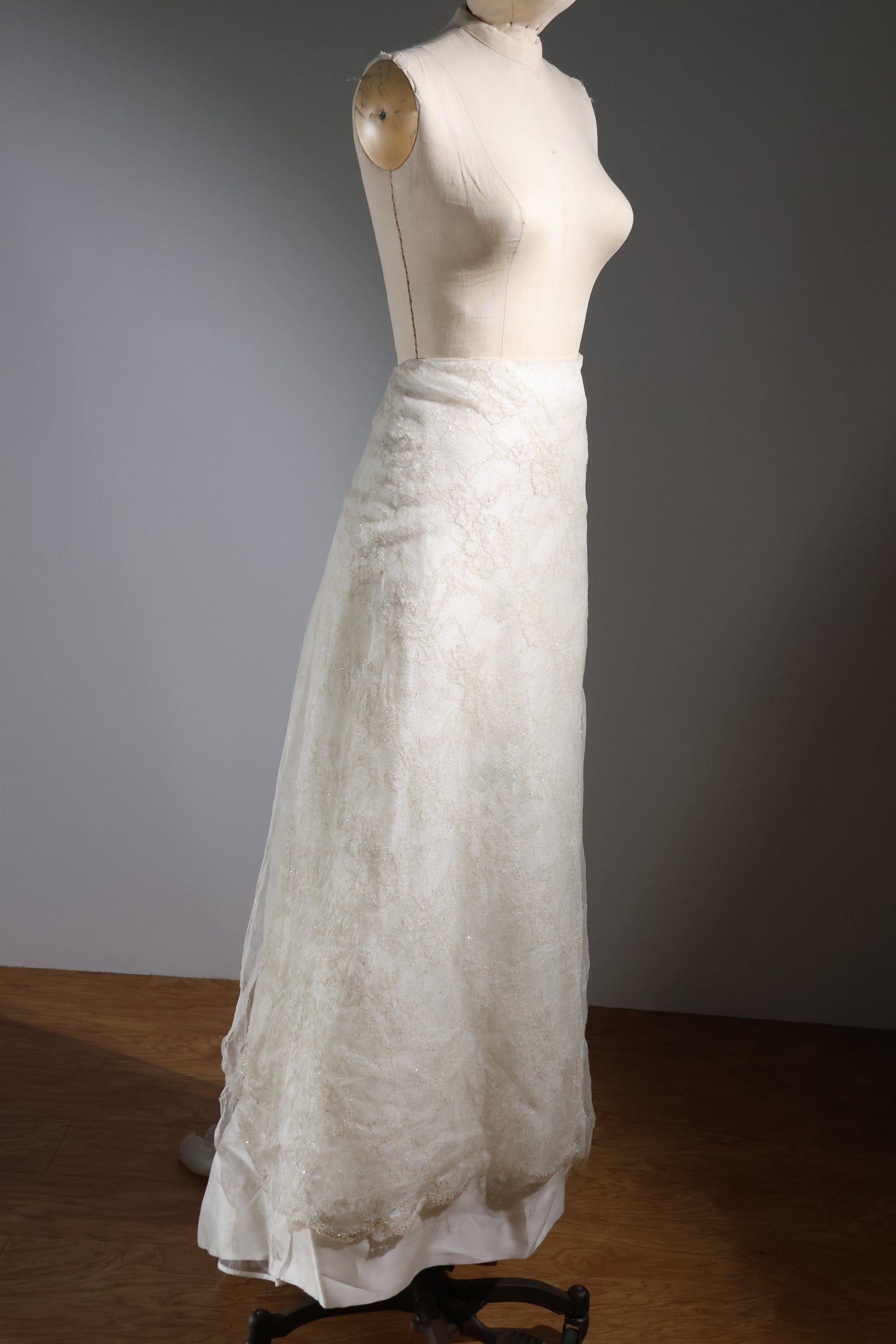 Les Habitudes Lace Layered Skirt - Ivory / Gold
