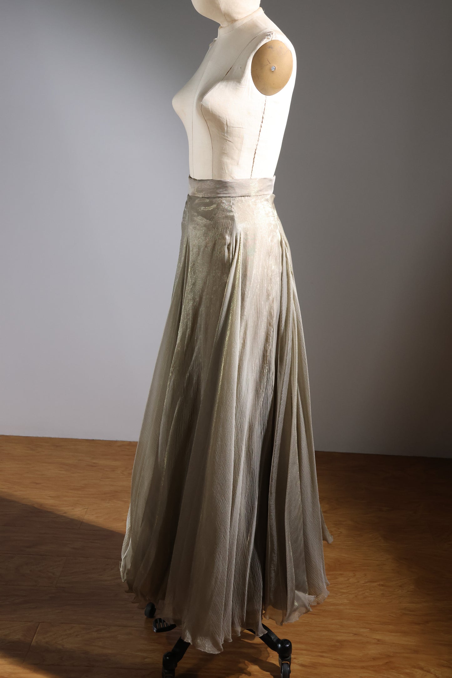 Eavis & Brown New Gored Skirt - Chiffron / Lurex - Gold / Gold