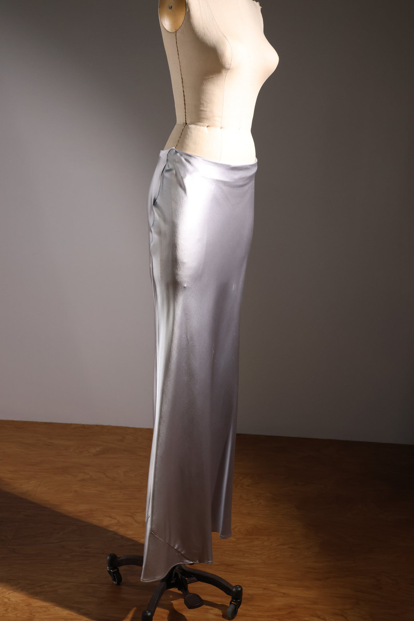 Les Habitudes Bias Silk Skirt No Back Seam - Silver Blue