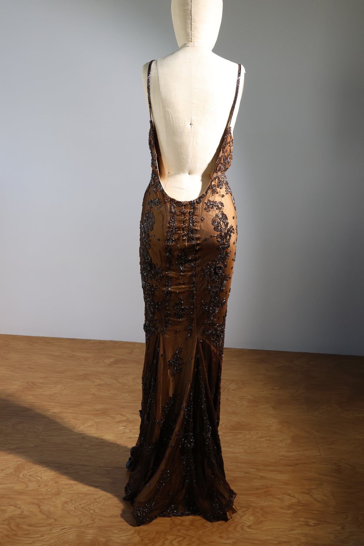 LES HABITUDES Beaded Pattern Dress 126 — Gold / Brown
