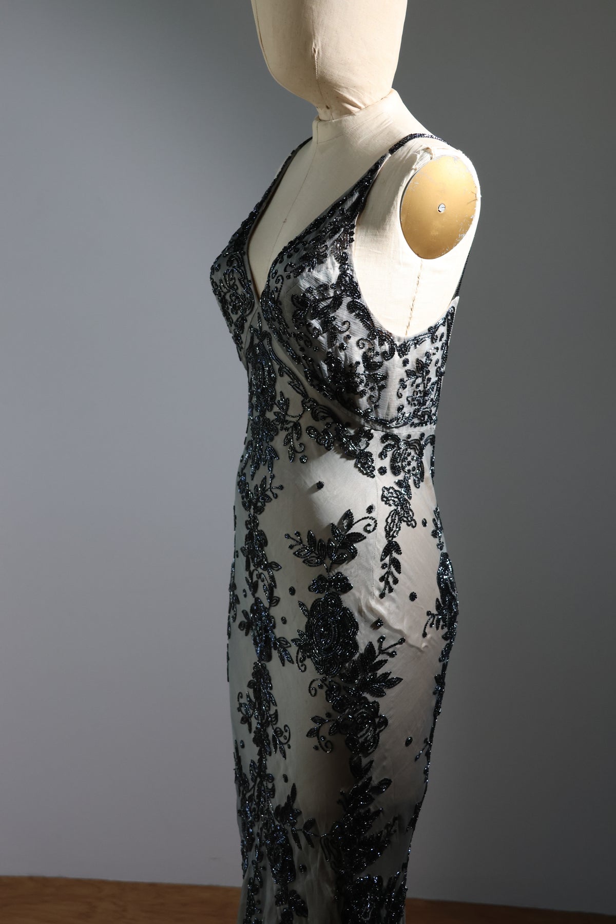LES HABITUDES Beaded Pattern Dress 126 — Silver Blue / Pink