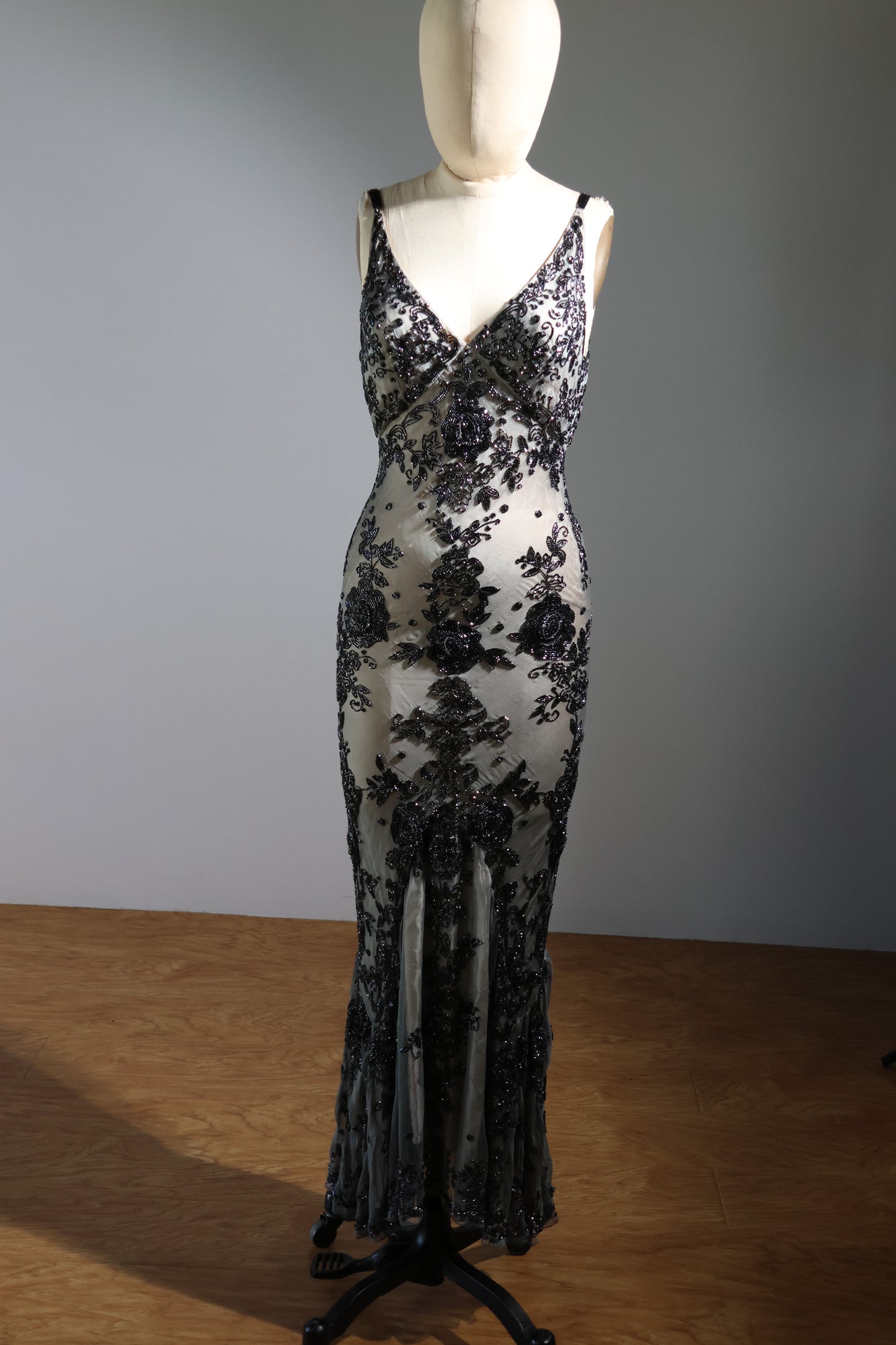 Les Habitudes Beaded Pattern Dress 126 - Silver Blue / Pink (Petite)