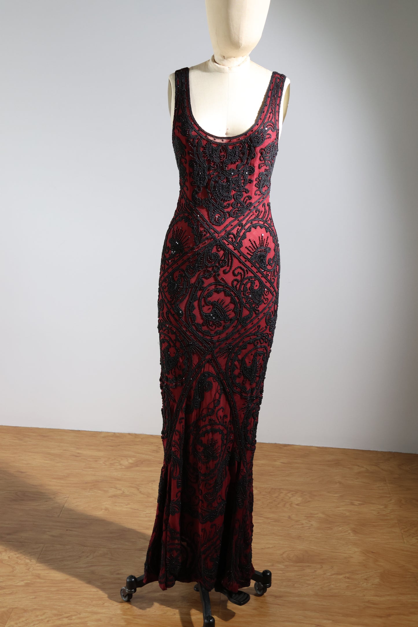 Eavis & Brown Beaded Dress 5L - Burgundy / Black