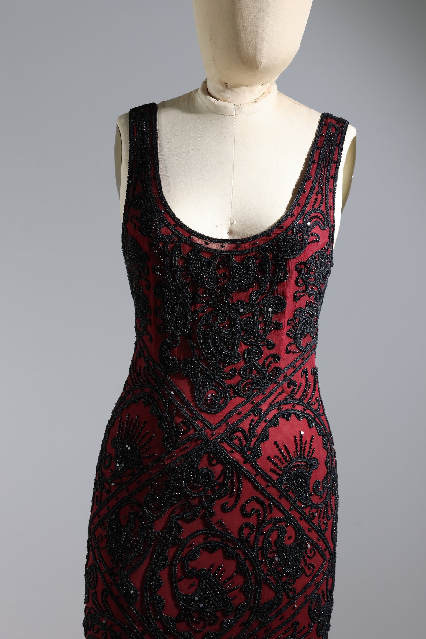 Eavis & Brown Beaded Dress 5L - Burgundy / Black