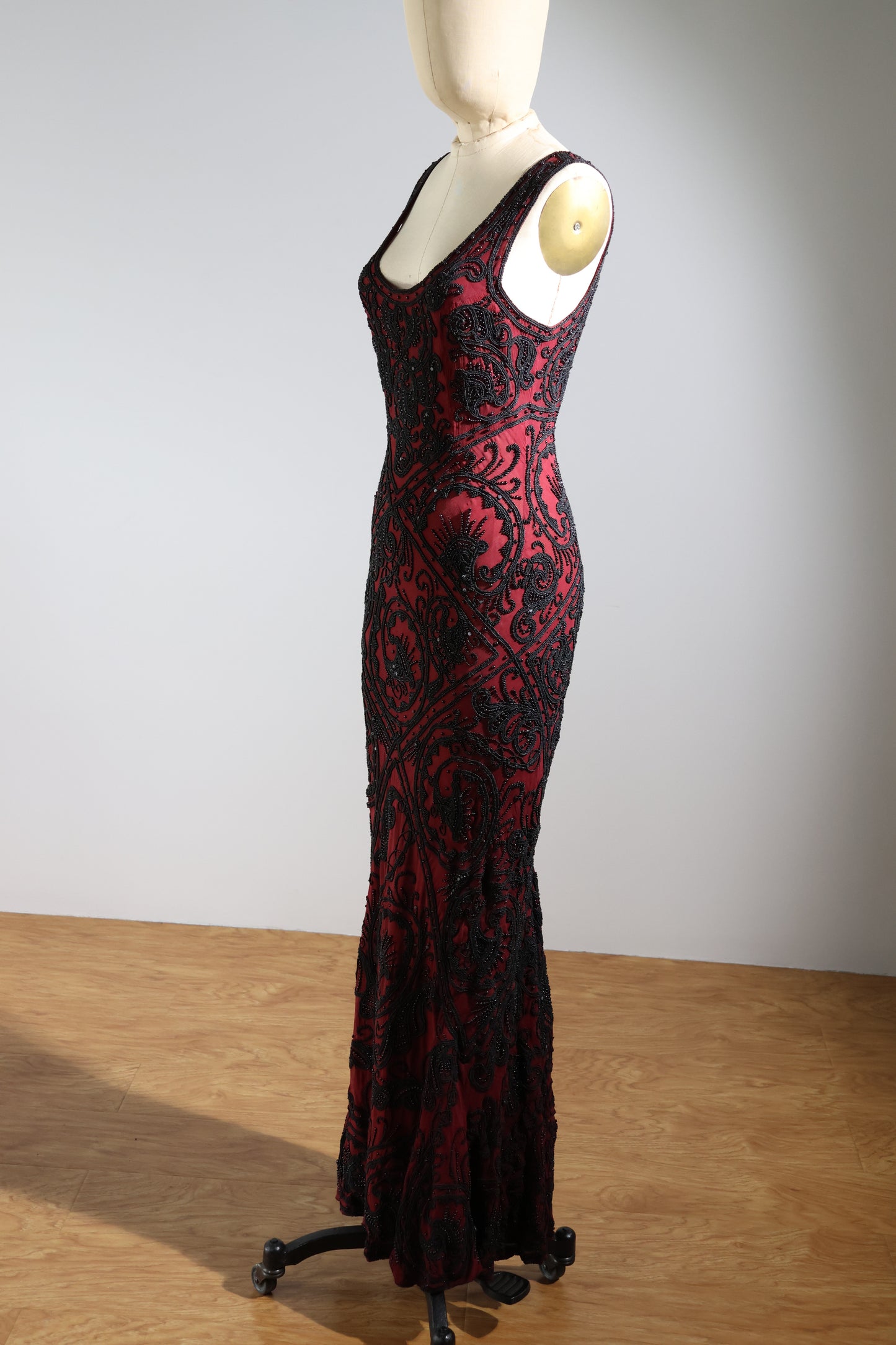 Eavis & Brown Beaded Dress 5L - Burgundy / Black