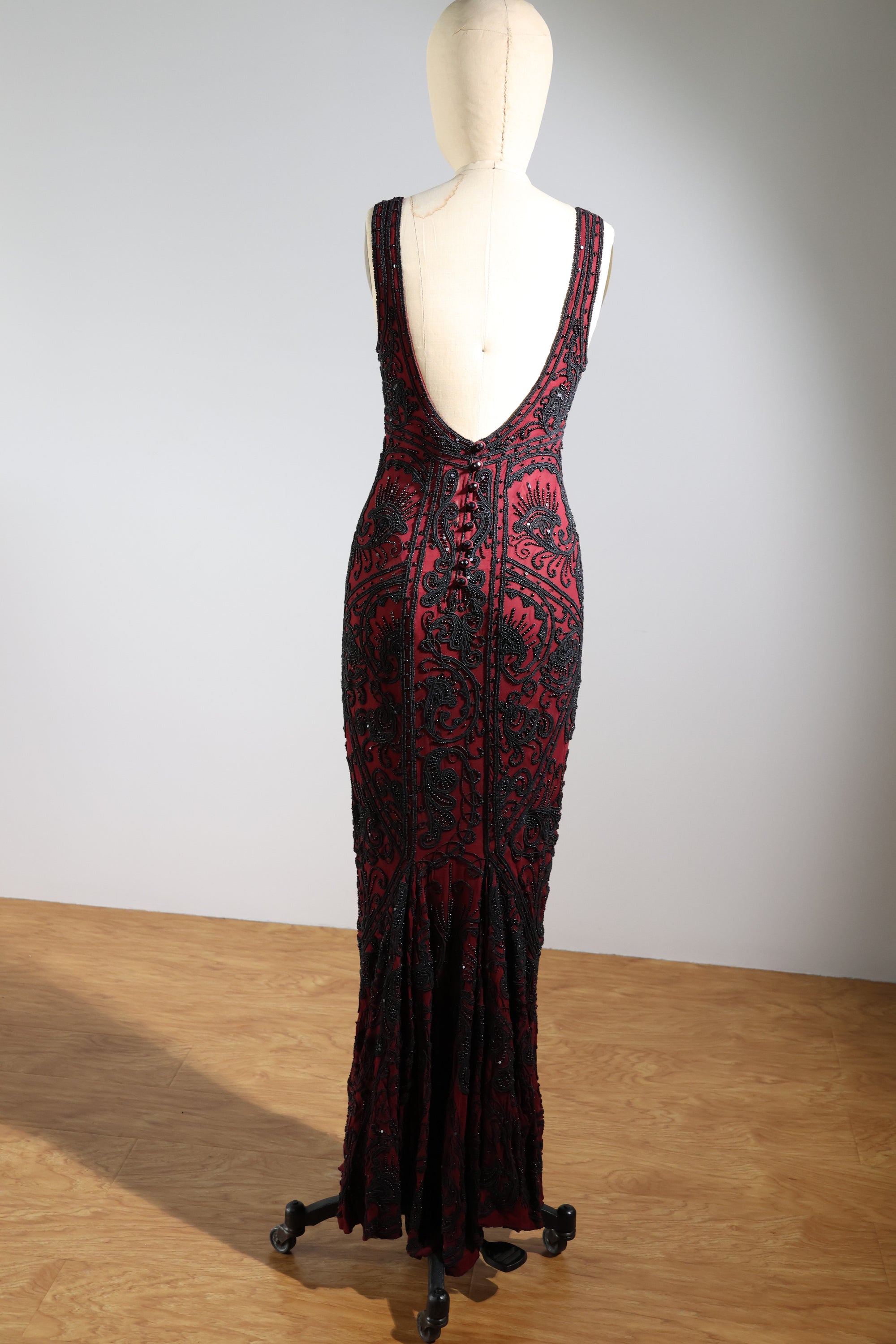 LES HABITUDES Beaded Dress 5L — Burgundy / Black