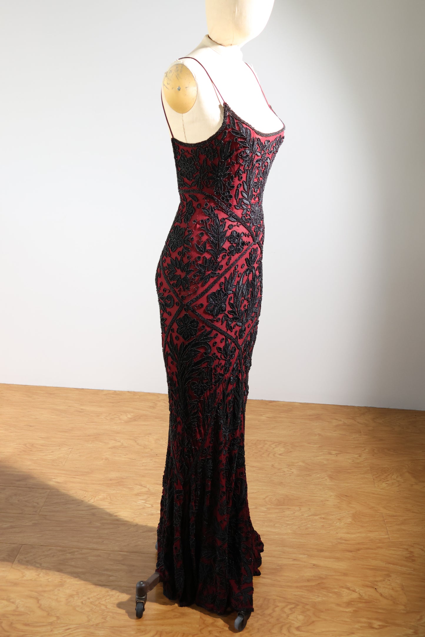 Eavis & Brown Daryl Regency Dress 67 - Burgundy / Black