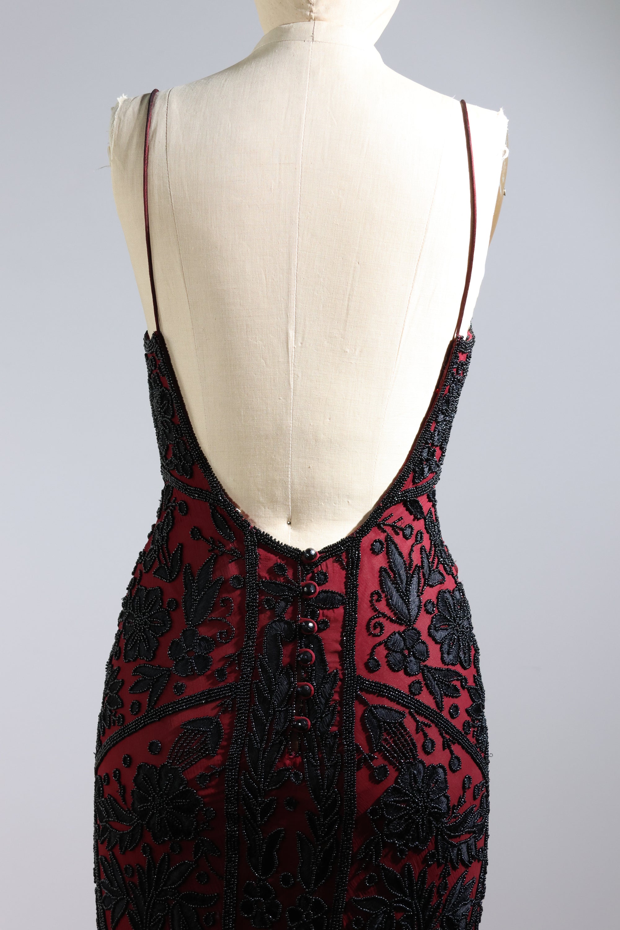 LES HABITUDES Daryl Regency Dress 67 — Burgundy / Black